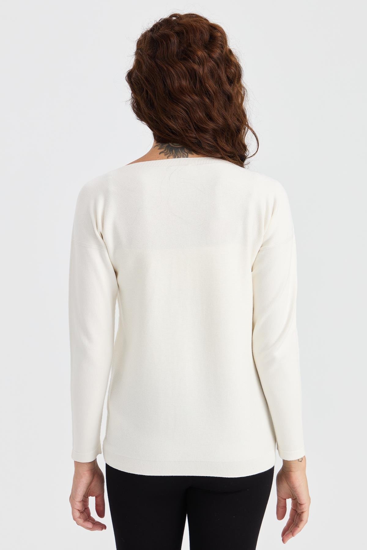 23155Kadın Sıfır Yaka Önü Baklava Örgü Kazak Kemik