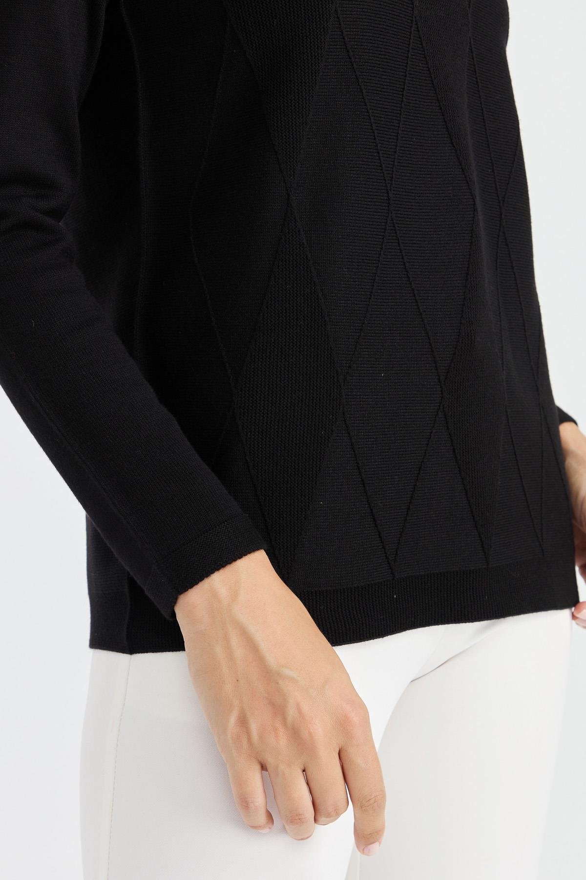 23155Kadın Sıfır Yaka Önü Baklava Örgü Kazak Siyah