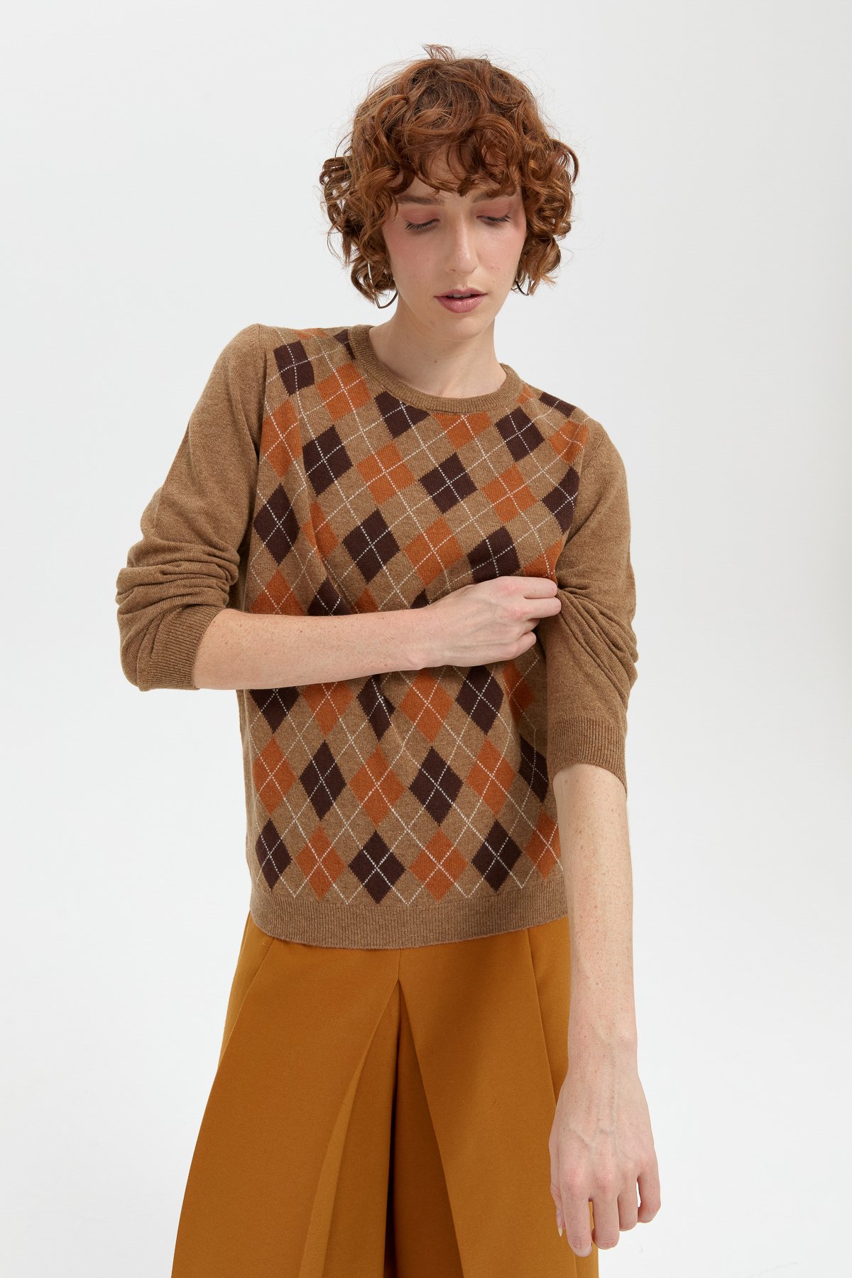 24035Kadın Sıfır Yaka Önü Baklavalı Yün Kazak V.Camel