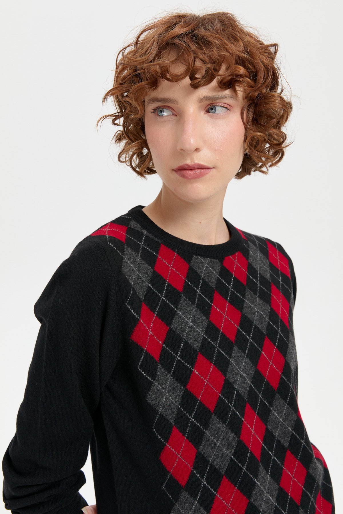 24035Kadın Sıfır Yaka Önü Baklavalı Yün Kazak Siyah