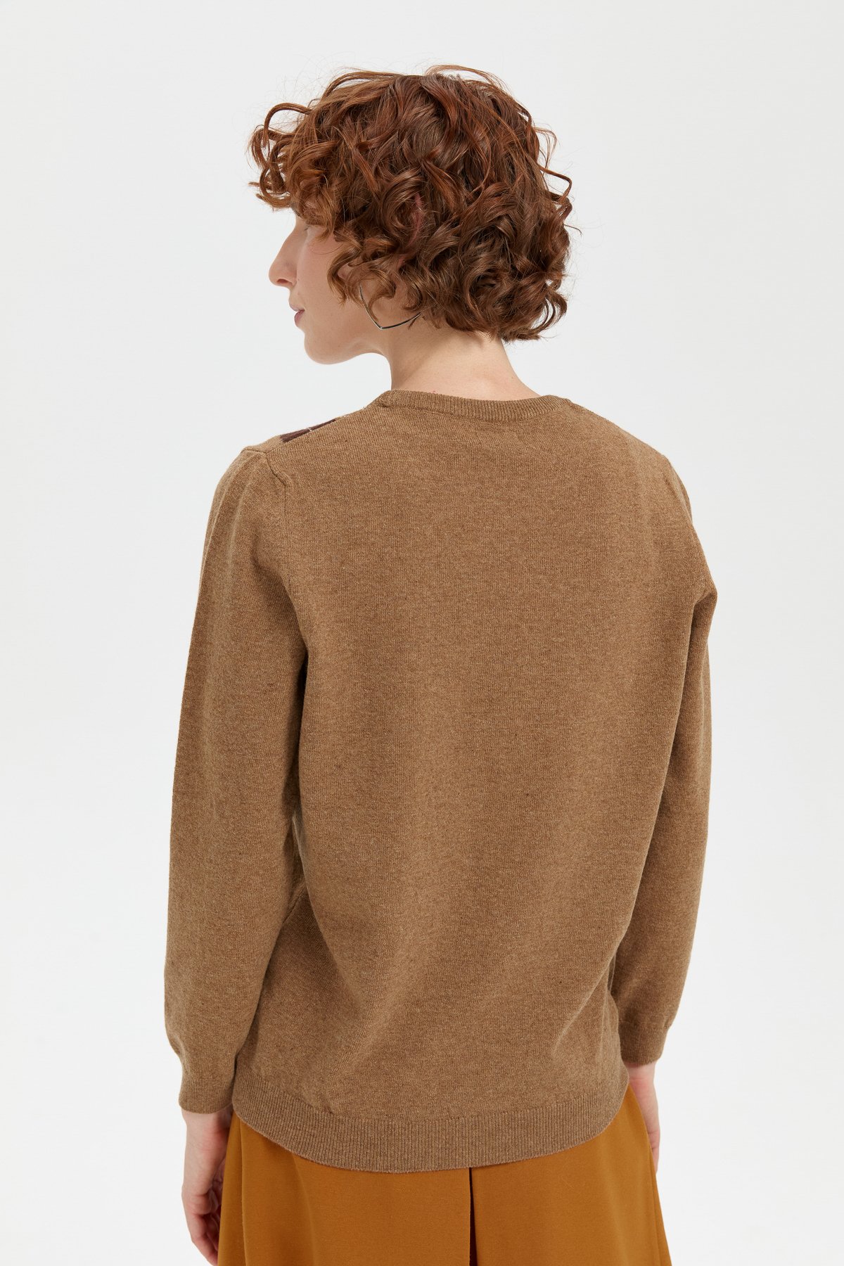 24035Kadın Sıfır Yaka Önü Baklavalı Yün Kazak V.Camel