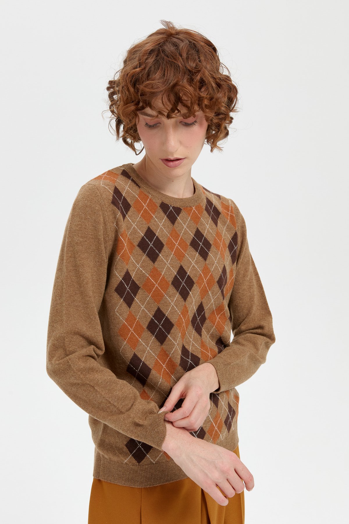 24035Kadın Sıfır Yaka Önü Baklavalı Yün Kazak V.Camel