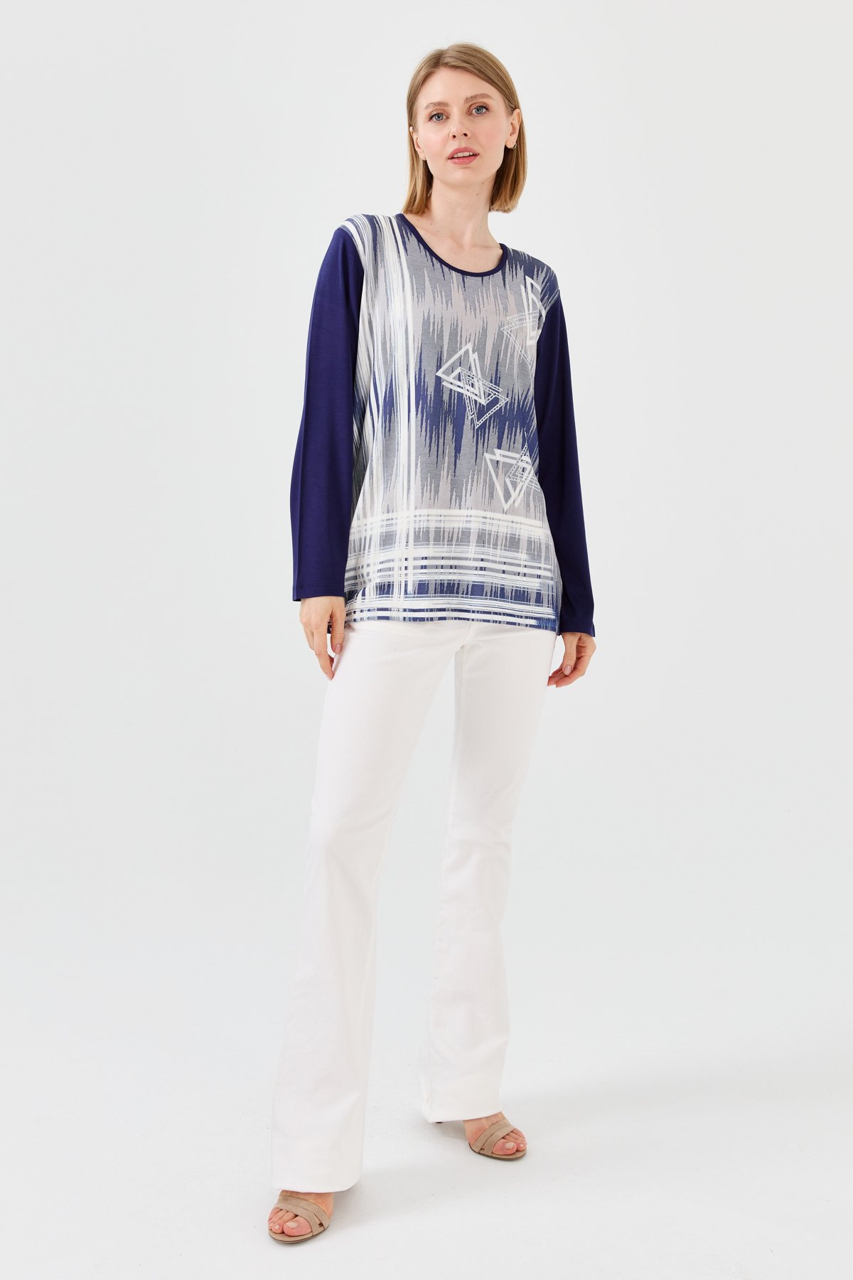 23763Kadın Sıfır Yaka Önü Baskılı Taşlı Penye Bluz Lacivert