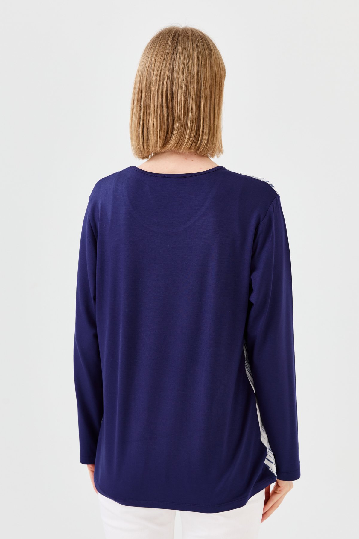 23763Kadın Sıfır Yaka Önü Baskılı Taşlı Penye Bluz Lacivert