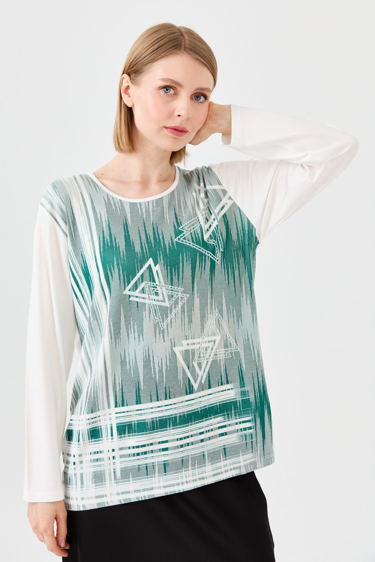 23763Kadın Sıfır Yaka Önü Baskılı Taşlı Penye Bluz Kemik