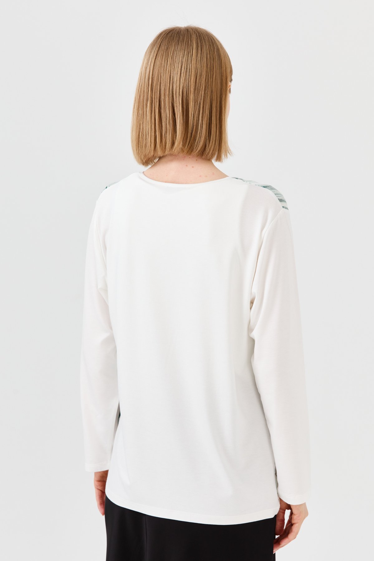 23763Kadın Sıfır Yaka Önü Baskılı Taşlı Penye Bluz Kemik