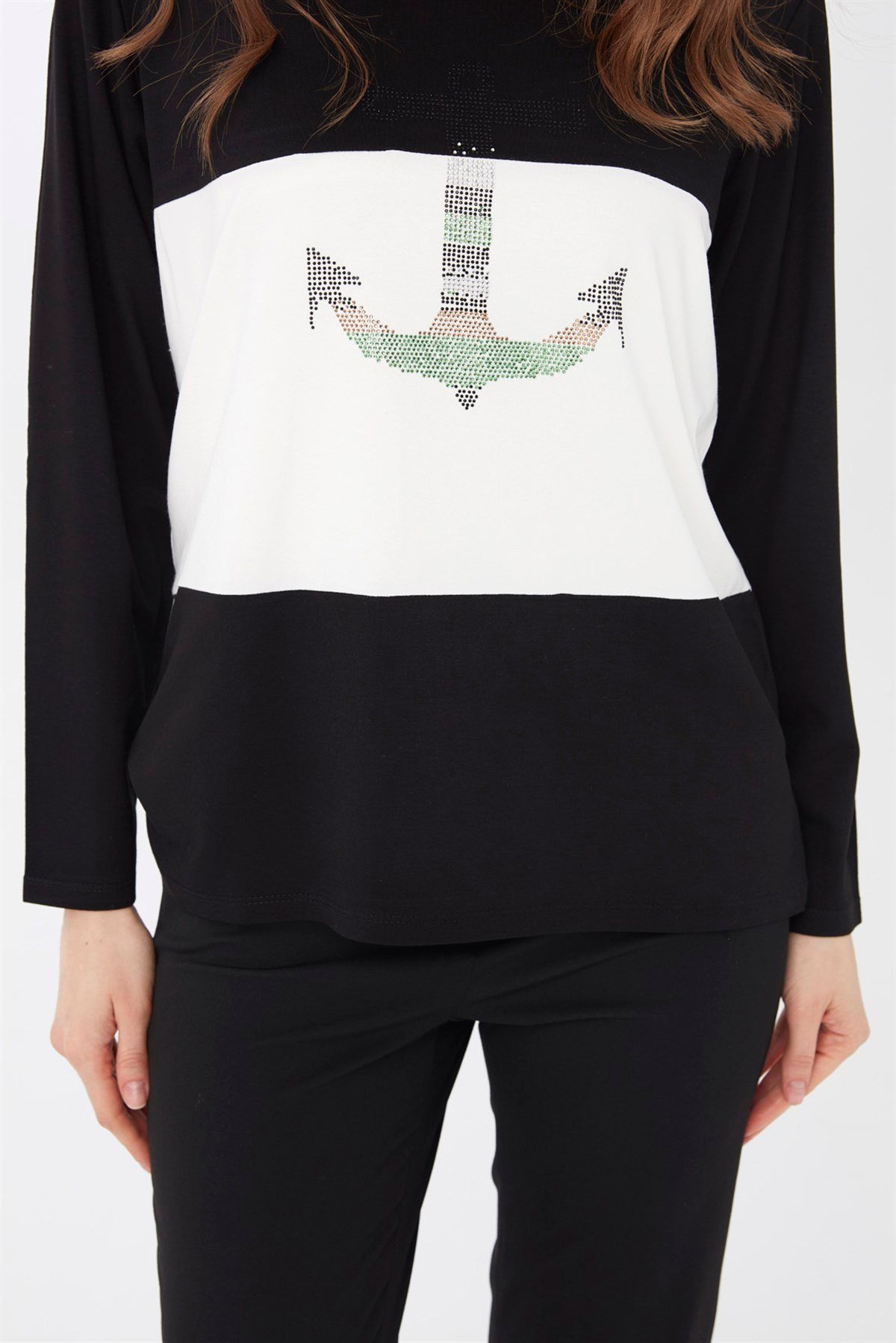 22759Kadın Sıfır Yaka Önü Çapa İşlemeli Uzun Kol Bluz Siyah