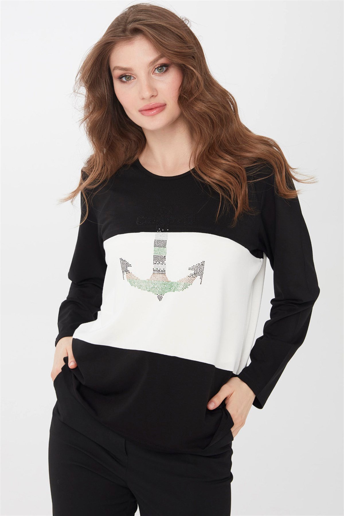 22759Kadın Sıfır Yaka Önü Çapa İşlemeli Uzun Kol Bluz Siyah