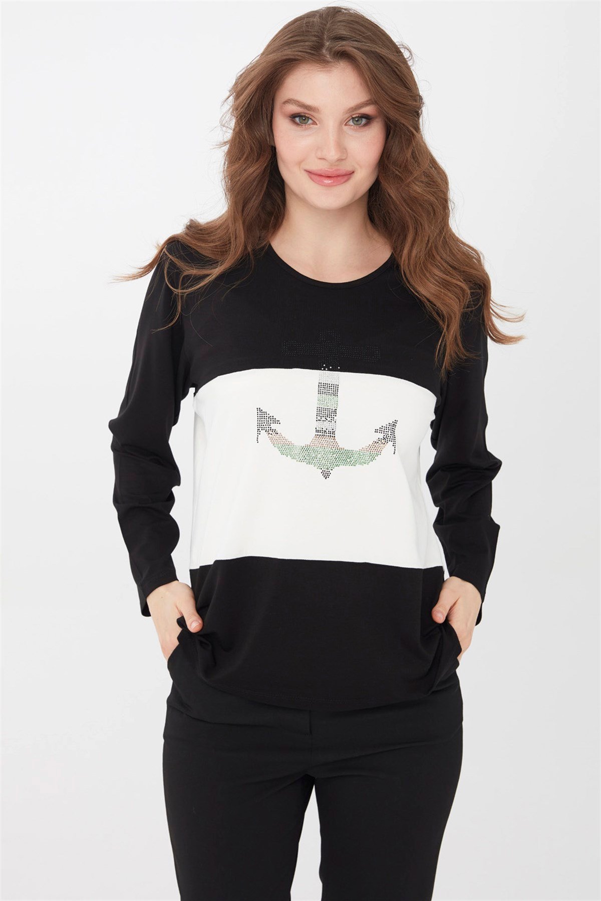 22759Kadın Sıfır Yaka Önü Çapa İşlemeli Uzun Kol Bluz Siyah