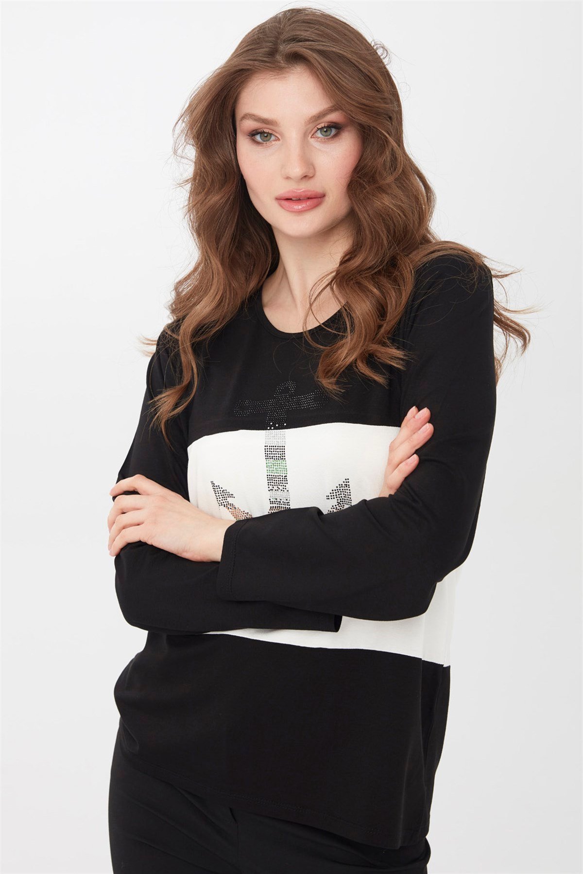 22759Kadın Sıfır Yaka Önü Çapa İşlemeli Uzun Kol Bluz Siyah