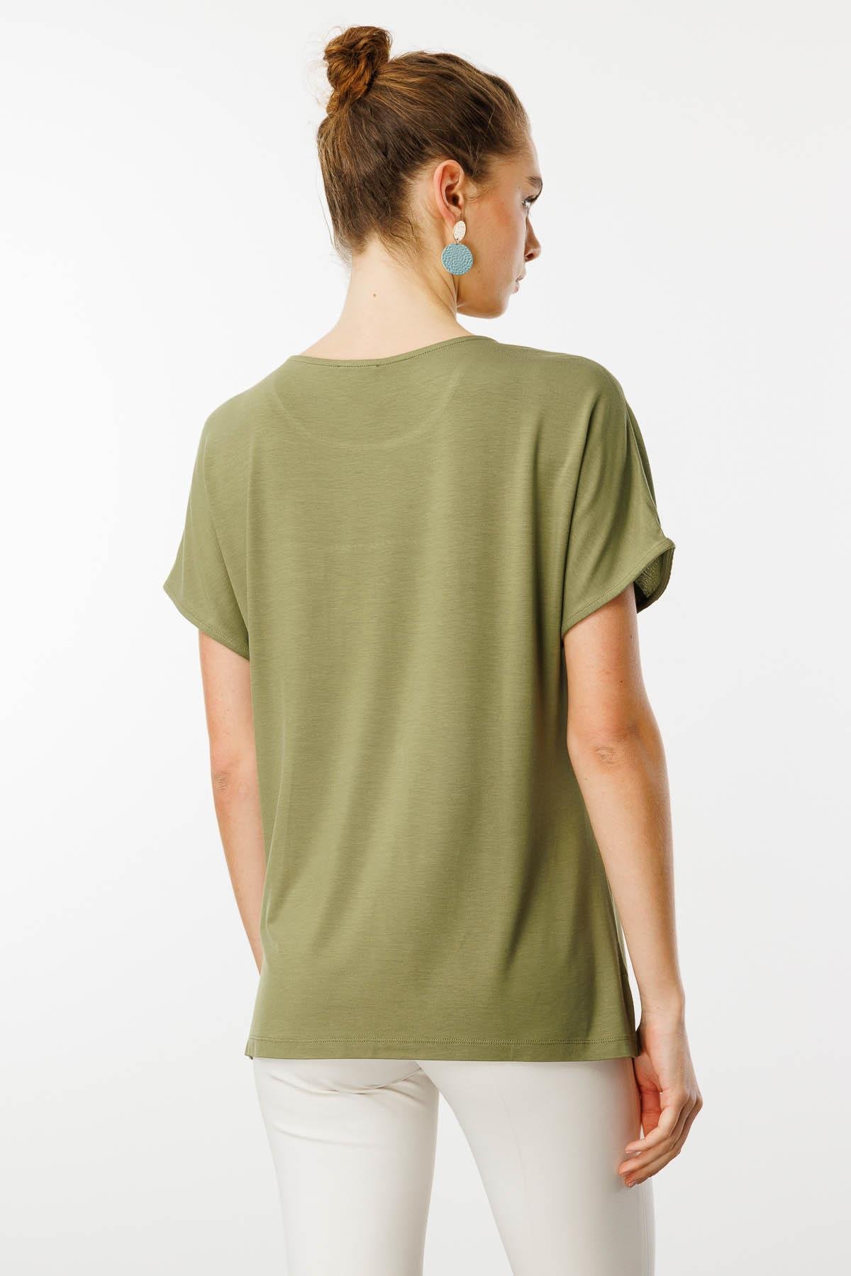 25830Kadın Sıfır Yaka Önü Cepli Penye T-shirt Haki