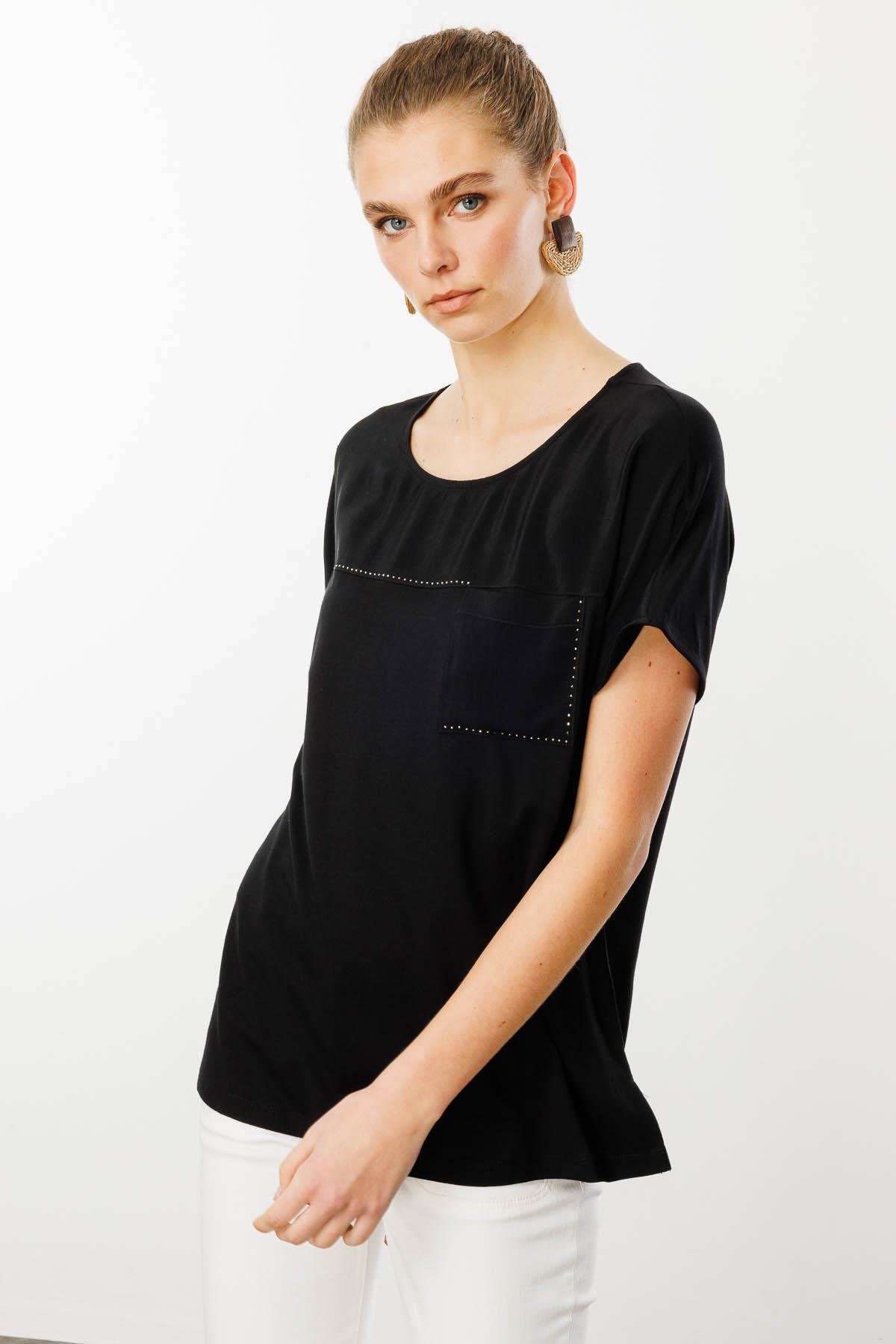 25830Kadın Sıfır Yaka Önü Cepli Penye T-shirt Siyah