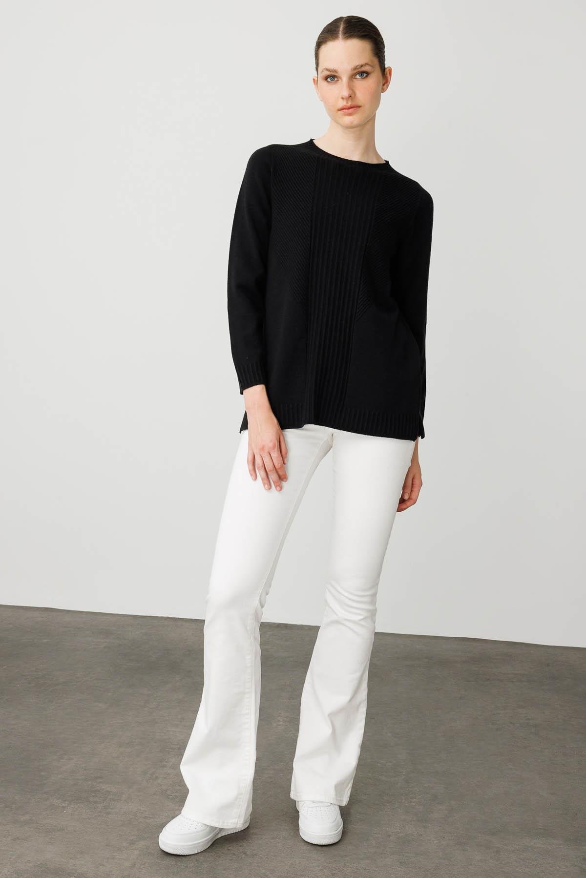 25250Kadın Sıfır Yaka Önü Çizgili Örgü Kazak Siyah