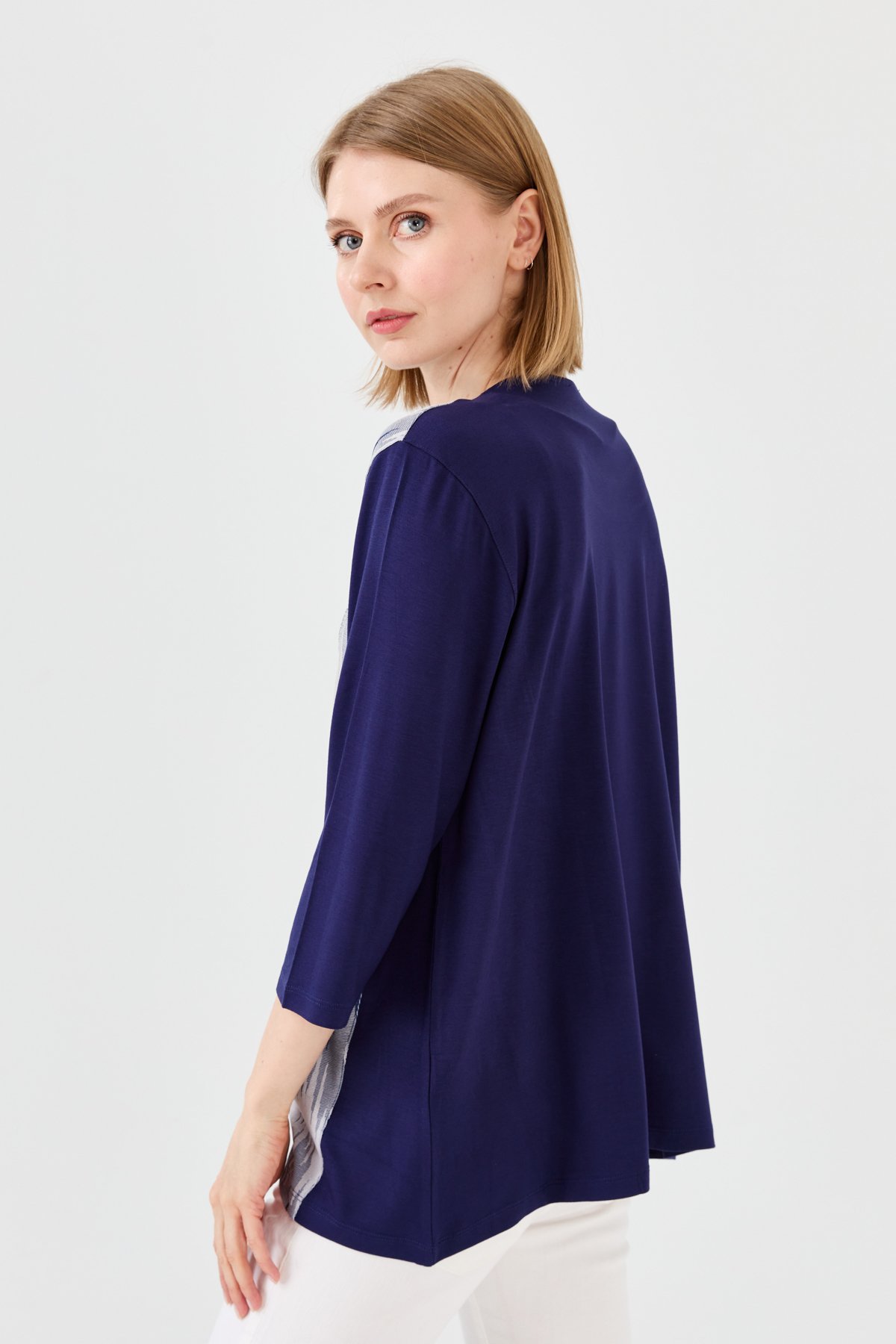 23759Kadın Sıfır Yaka Önü Desenli Penye Bluz Lacivert