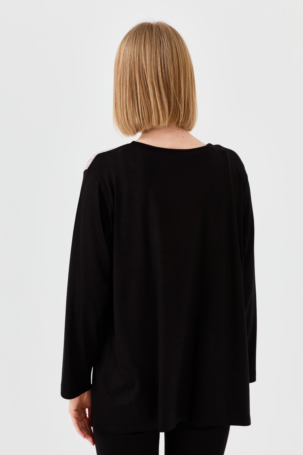 23760Kadın Sıfır Yaka Önü Desenli Uzun Kollu Penye Bluz Siyah