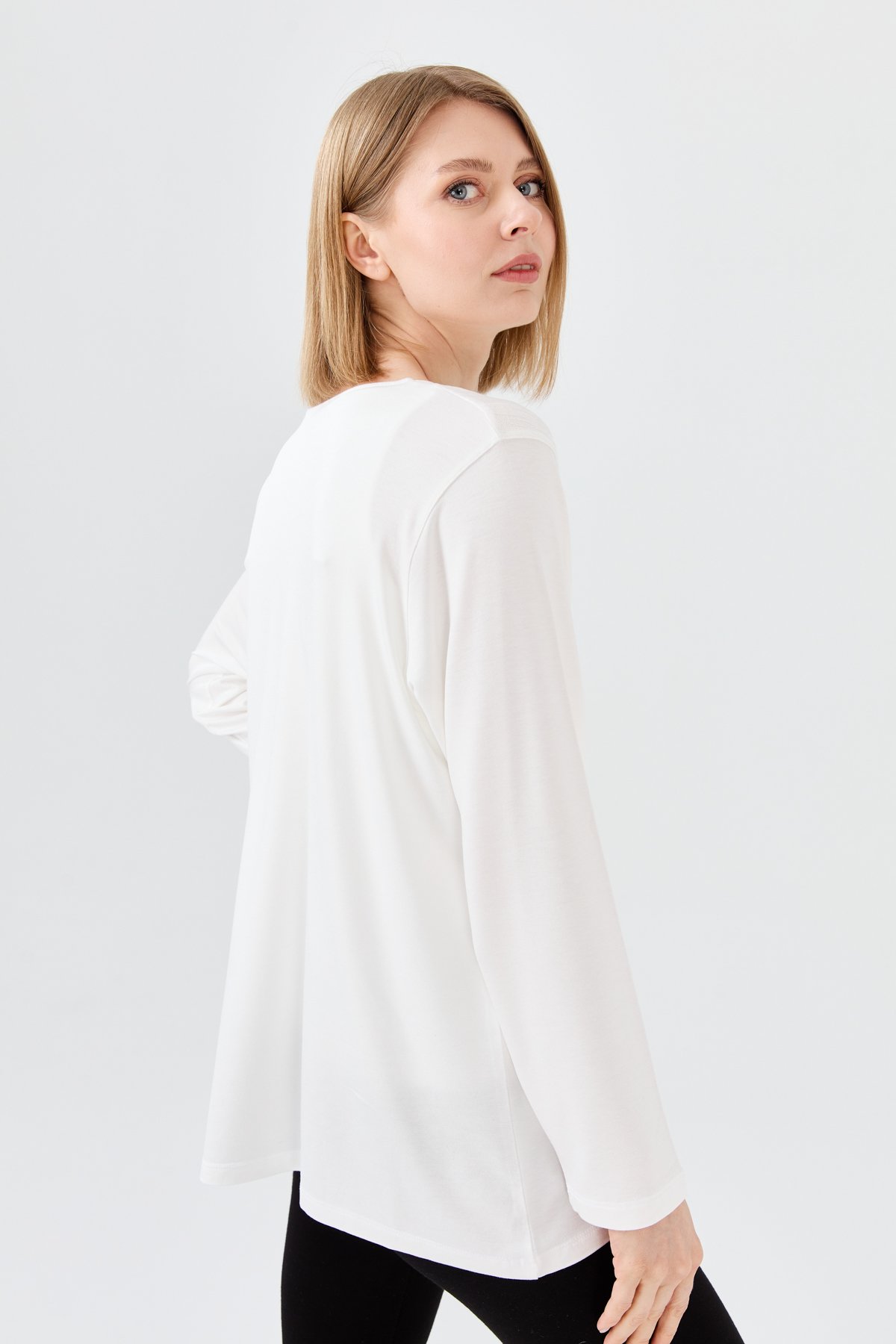 23760Kadın Sıfır Yaka Önü Desenli Uzun Kollu Penye Bluz Kemik