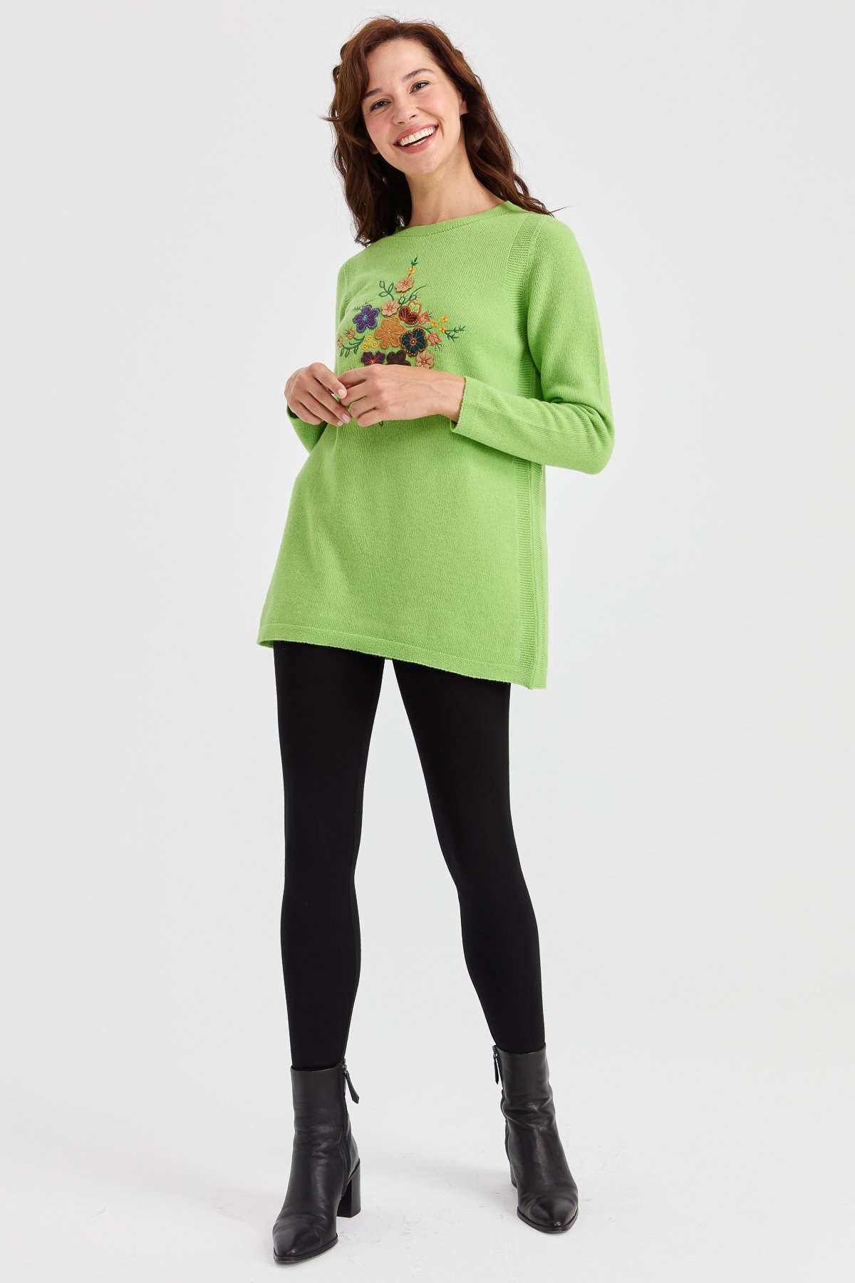 23156Kadın Sıfır Yaka Önü İşlemeli Uzun Yün Kazak A.E.Yeşili