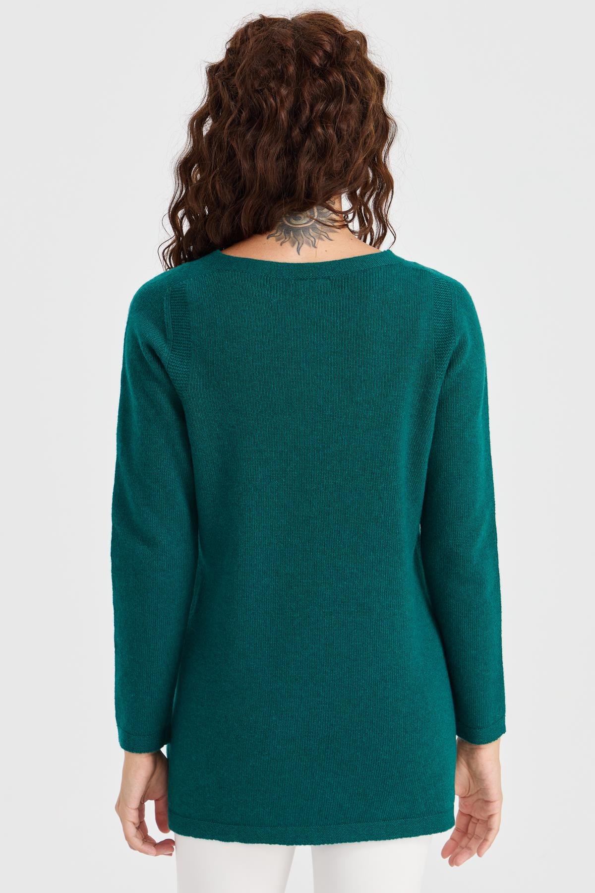 23156Kadın Sıfır Yaka Önü İşlemeli Uzun Yün Kazak K.Ö.başı