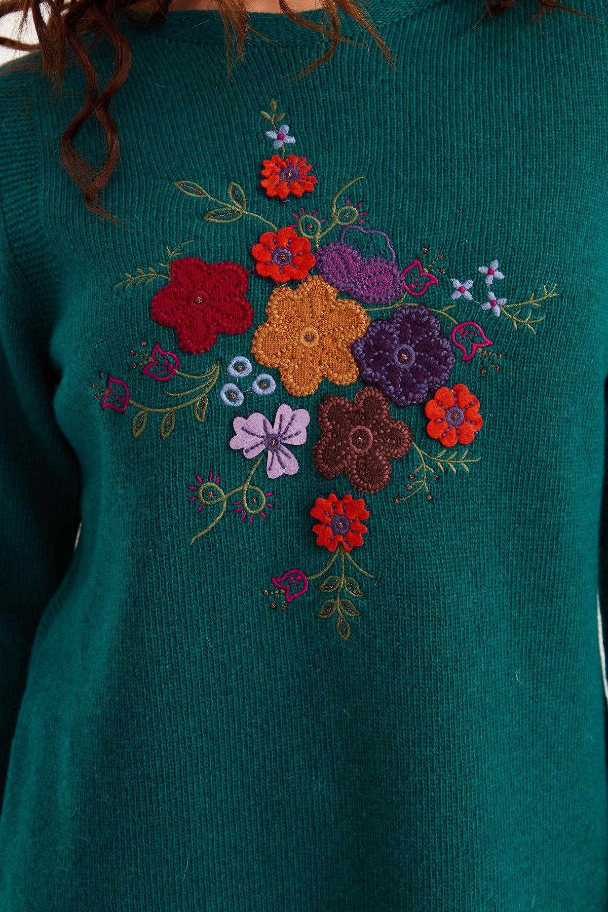 23156Kadın Sıfır Yaka Önü İşlemeli Uzun Yün Kazak K.Ö.başı