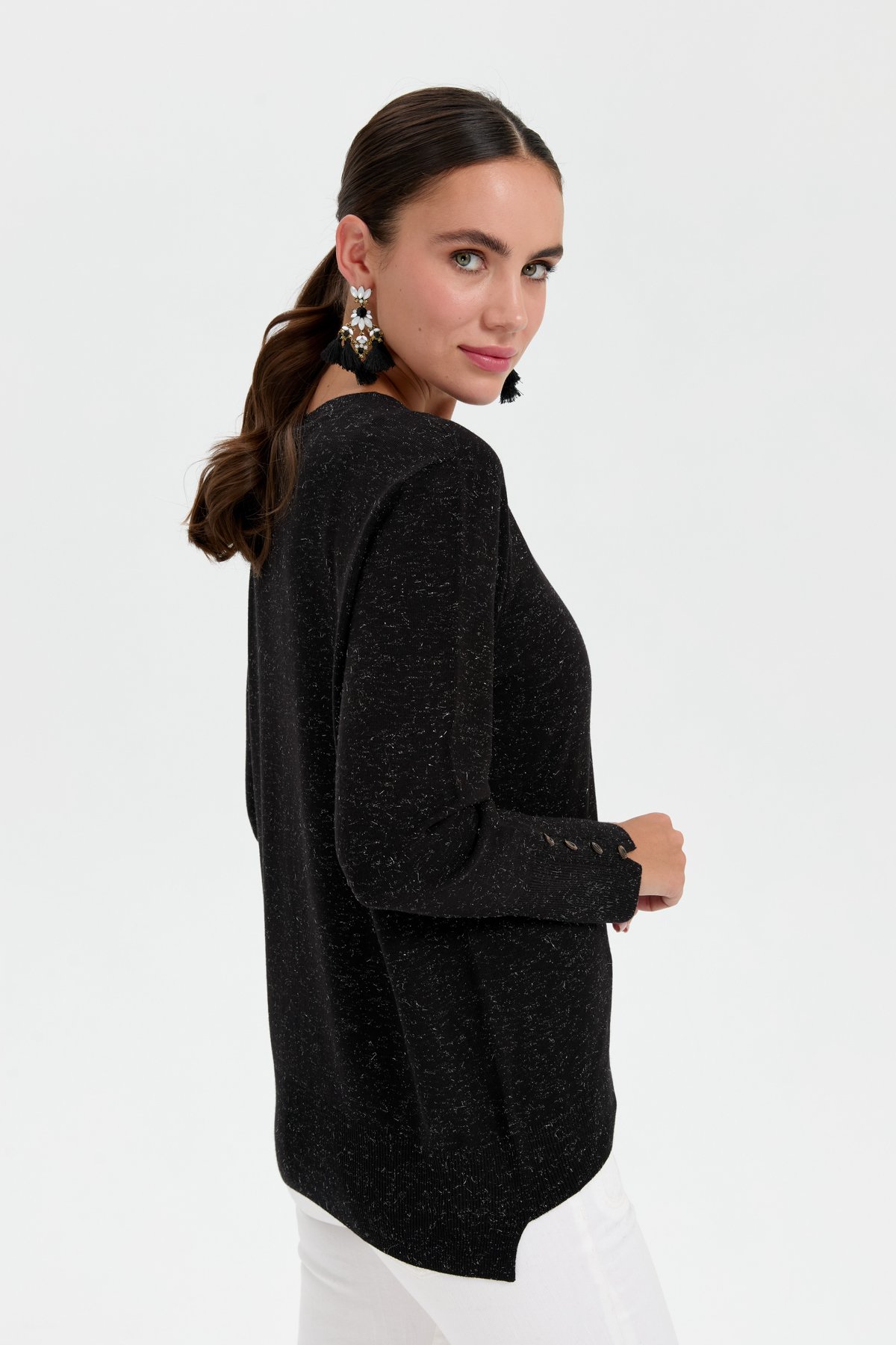 23331Kadın Sıfır Yaka Önü Kısa Arkası Uzun Kazak Siyah