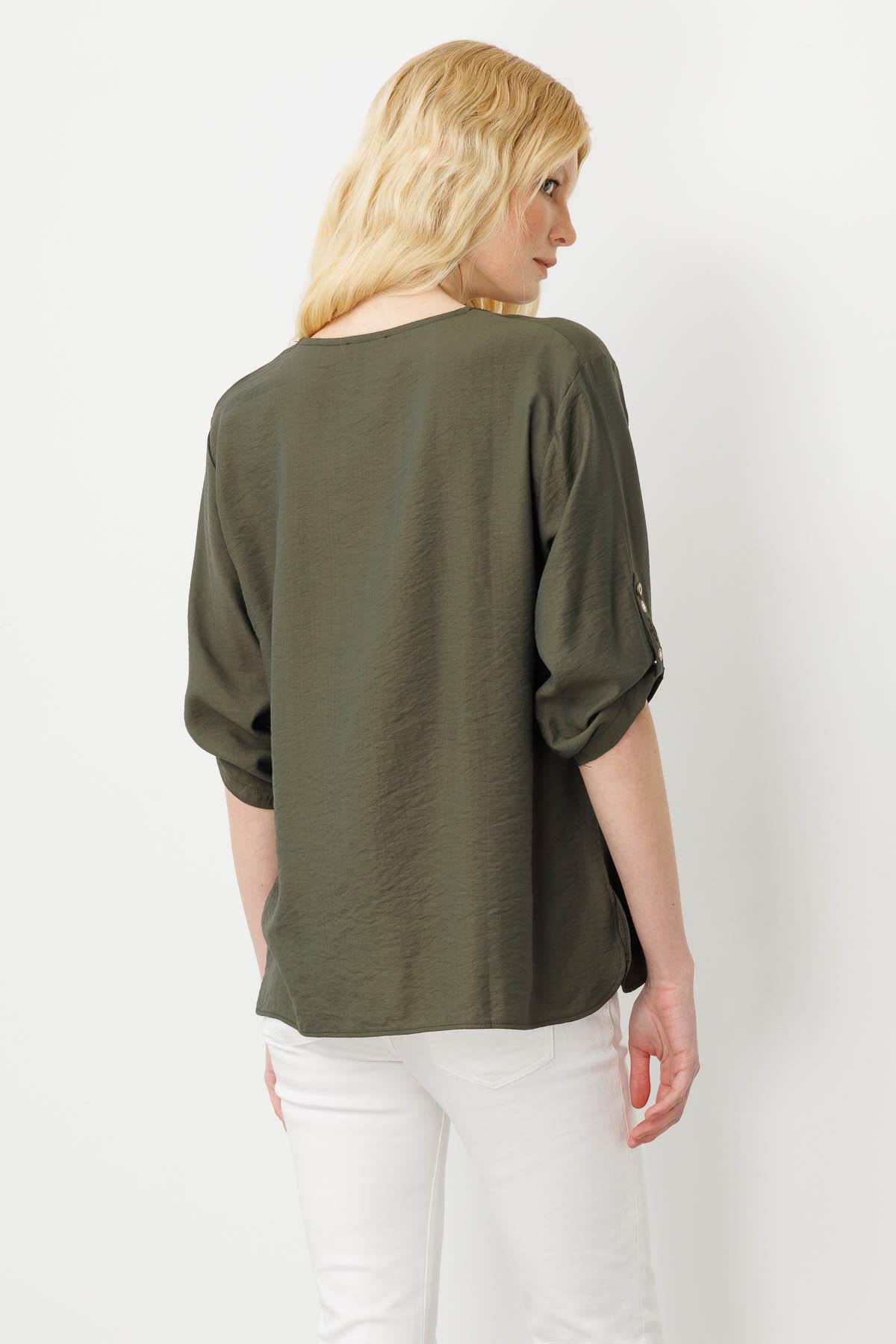 25773Kadın Sıfır Yaka Önü Nakışlı Bluz Haki