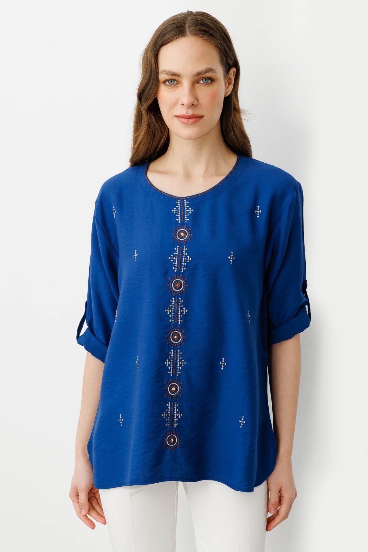 25773Kadın Sıfır Yaka Önü Nakışlı Bluz İndigo