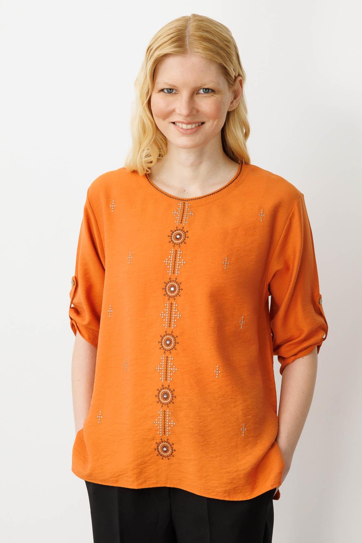 25773Kadın Sıfır Yaka Önü Nakışlı Bluz Turuncu