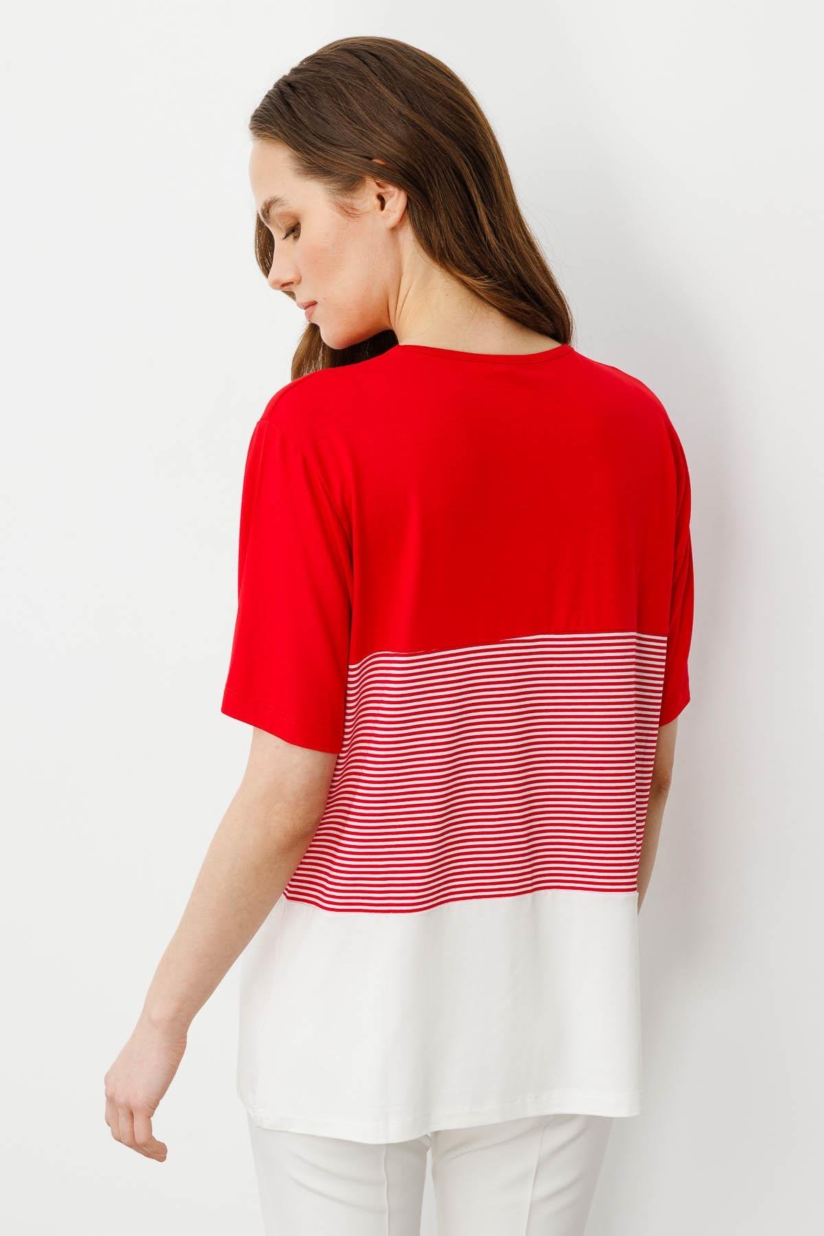 22778Женская хлопковая футболка с круглым вырезом и пальмовыми стразами спереди красная