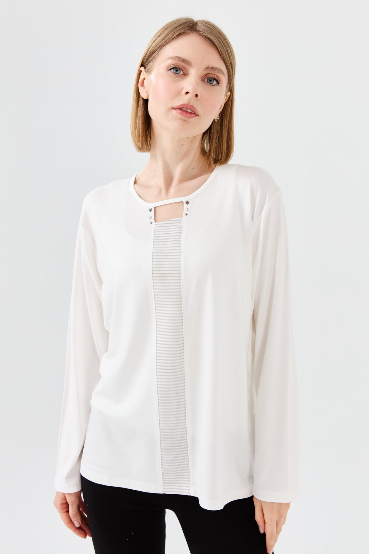 23770Kadın Sıfır Yaka Önü Pencereli Penye Bluz Kemik