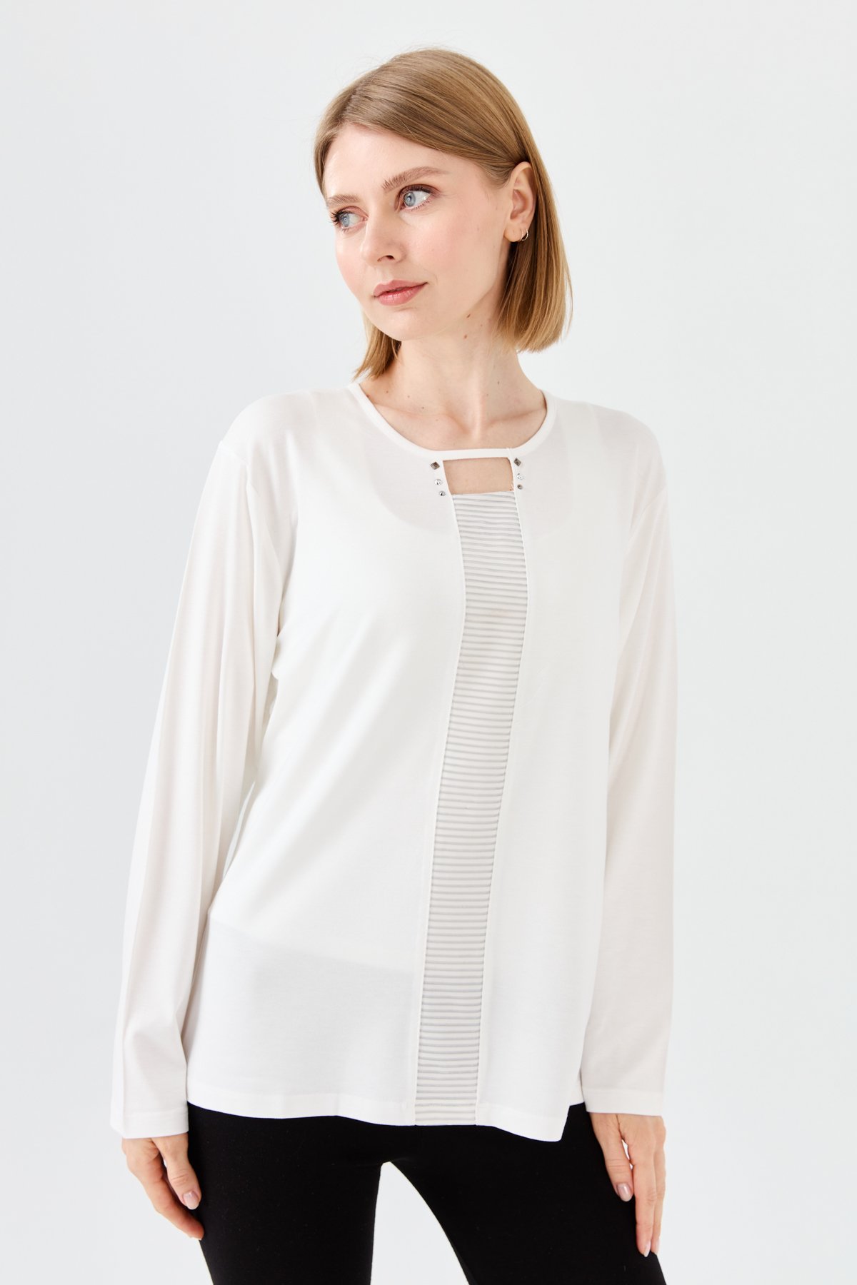 23770Kadın Sıfır Yaka Önü Pencereli Penye Bluz Kemik