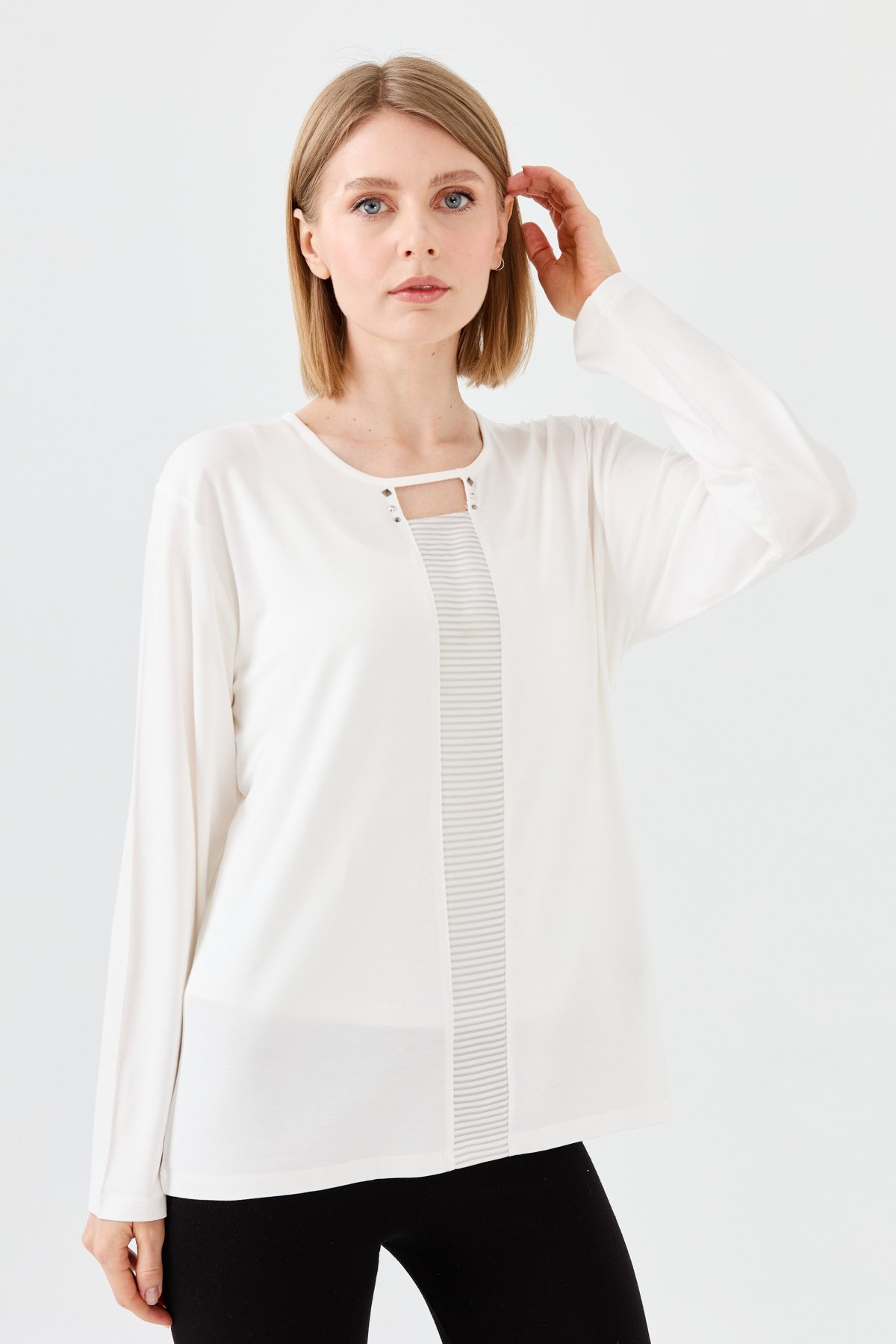 23770Kadın Sıfır Yaka Önü Pencereli Penye Bluz Kemik