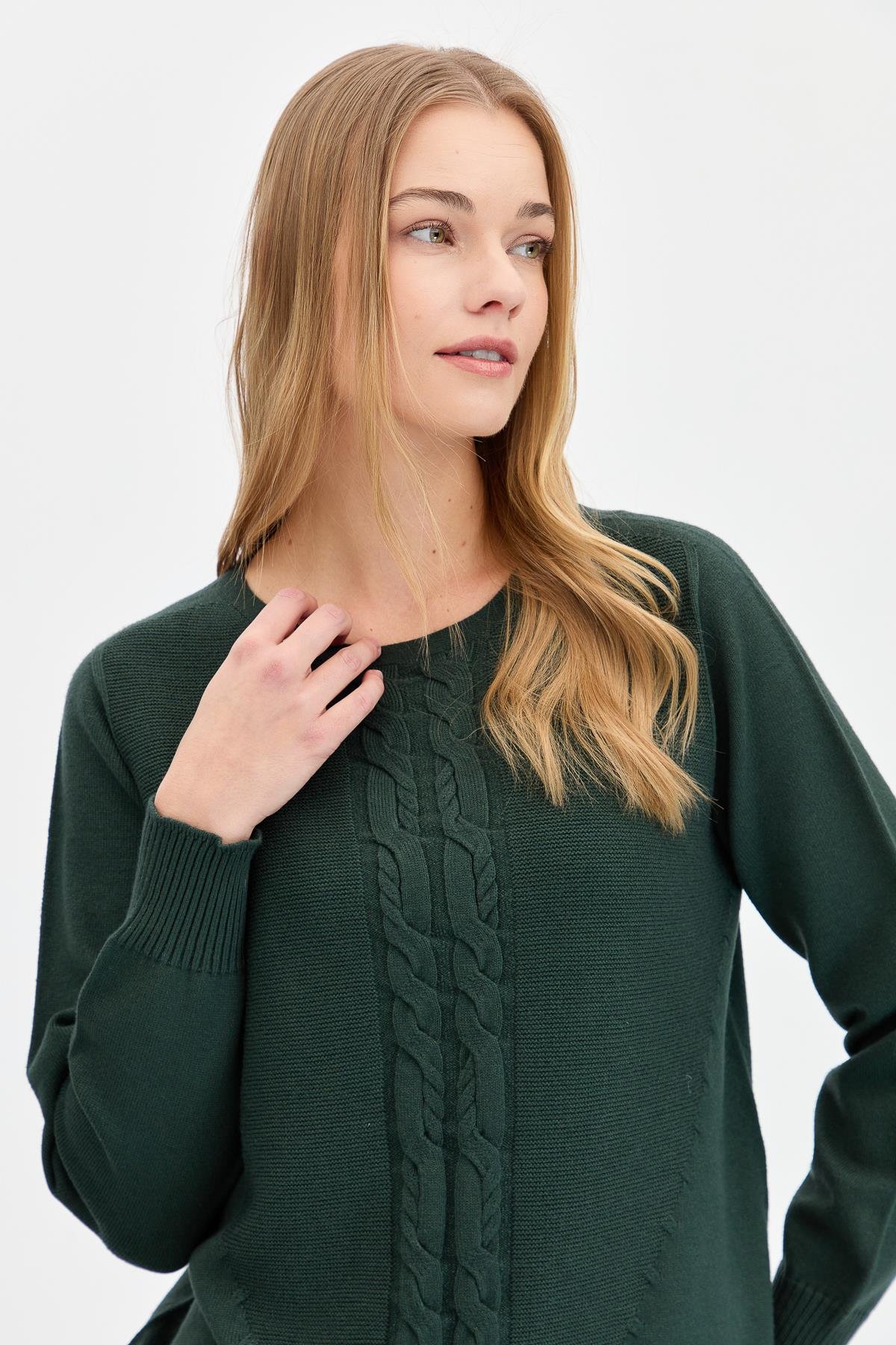 24185Kadın Sıfır Yaka Önü Saç Örgülü Kazak Yeşil