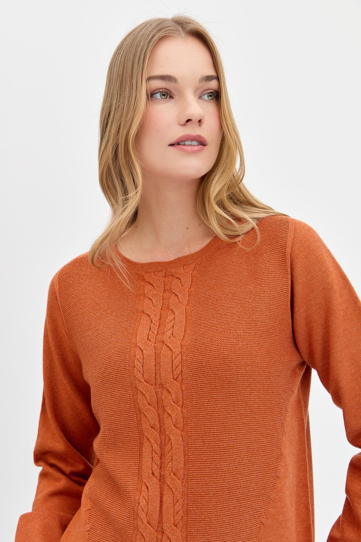 24185Kadın Sıfır Yaka Önü Saç Örgülü Kazak Turuncu