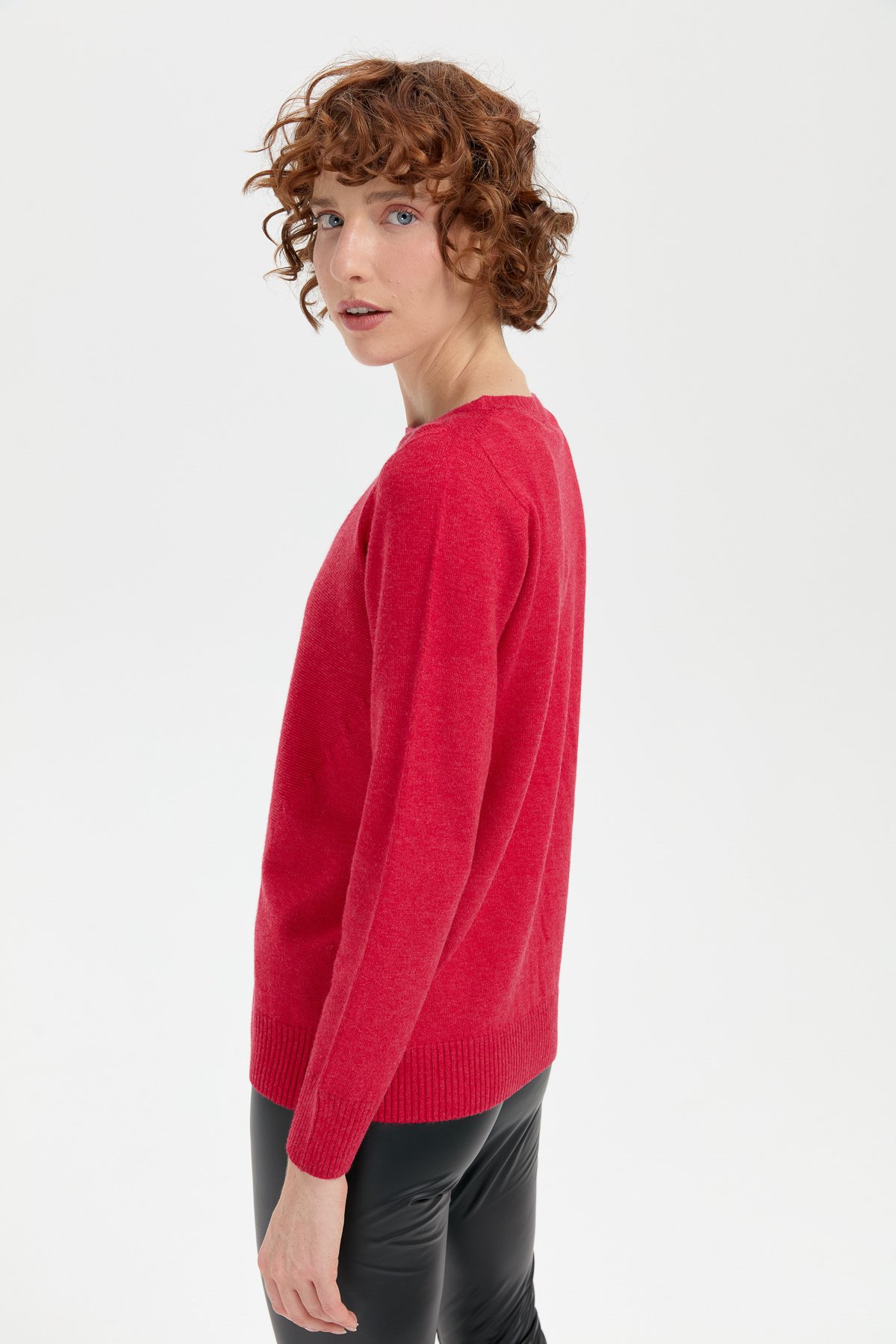 24185Kadın Sıfır Yaka Önü Saç Örgülü Kazak Kırmızı