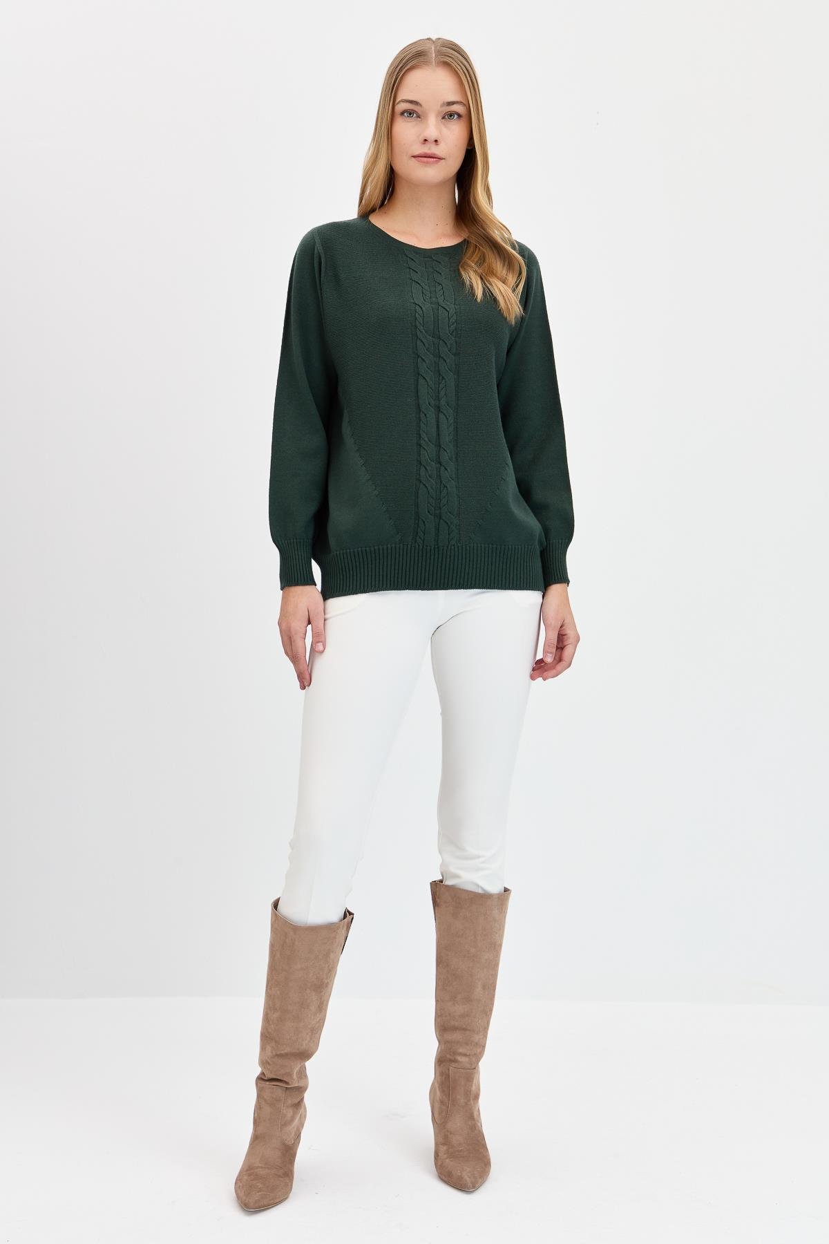 24185Kadın Sıfır Yaka Önü Saç Örgülü Kazak Yeşil