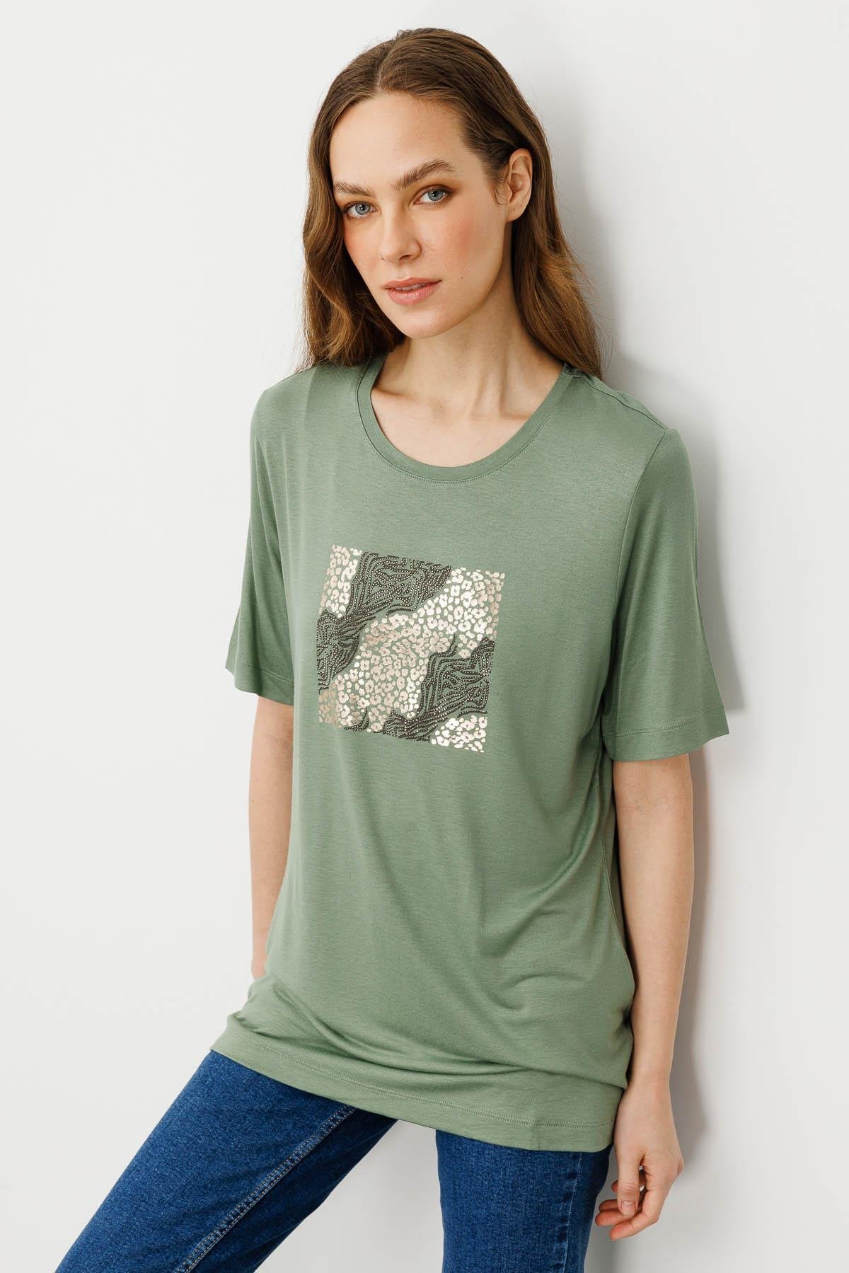 25834Kadın Sıfır Yaka Önü Taş Baskılı Penye T-shirt Haki