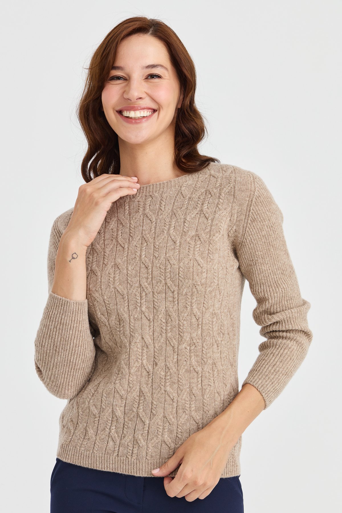 23152Kadın Sıfır Yaka Önü Yürütmeli Yün Kazak K.Bej