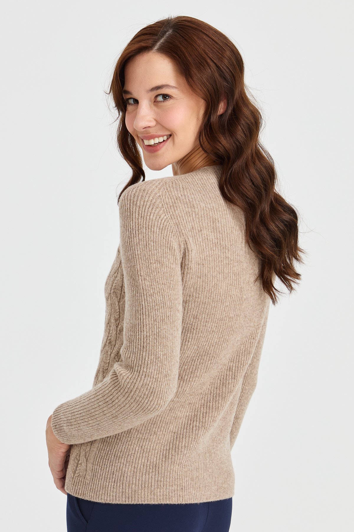 23152Kadın Sıfır Yaka Önü Yürütmeli Yün Kazak K.Bej