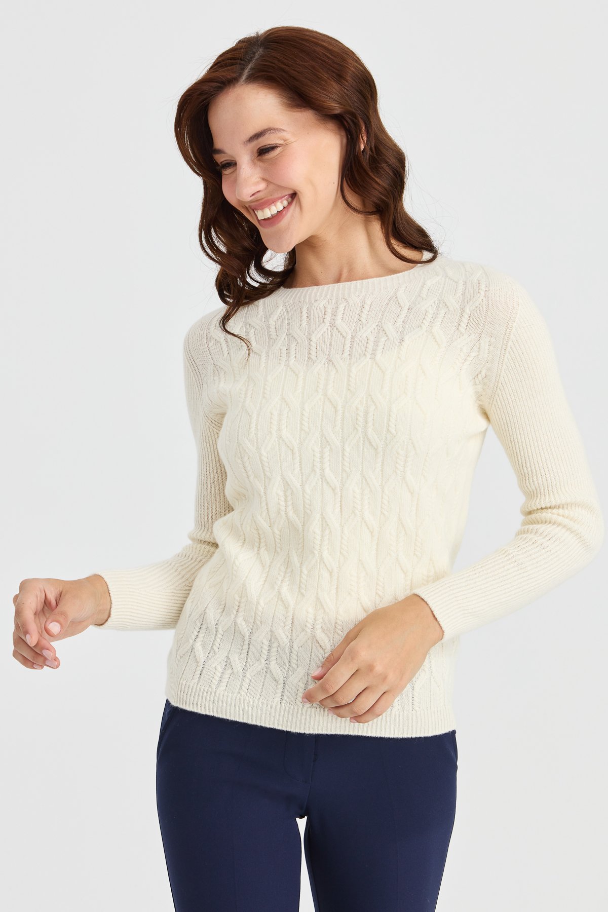 23152Kadın Sıfır Yaka Önü Yürütmeli Yün Kazak Kemik