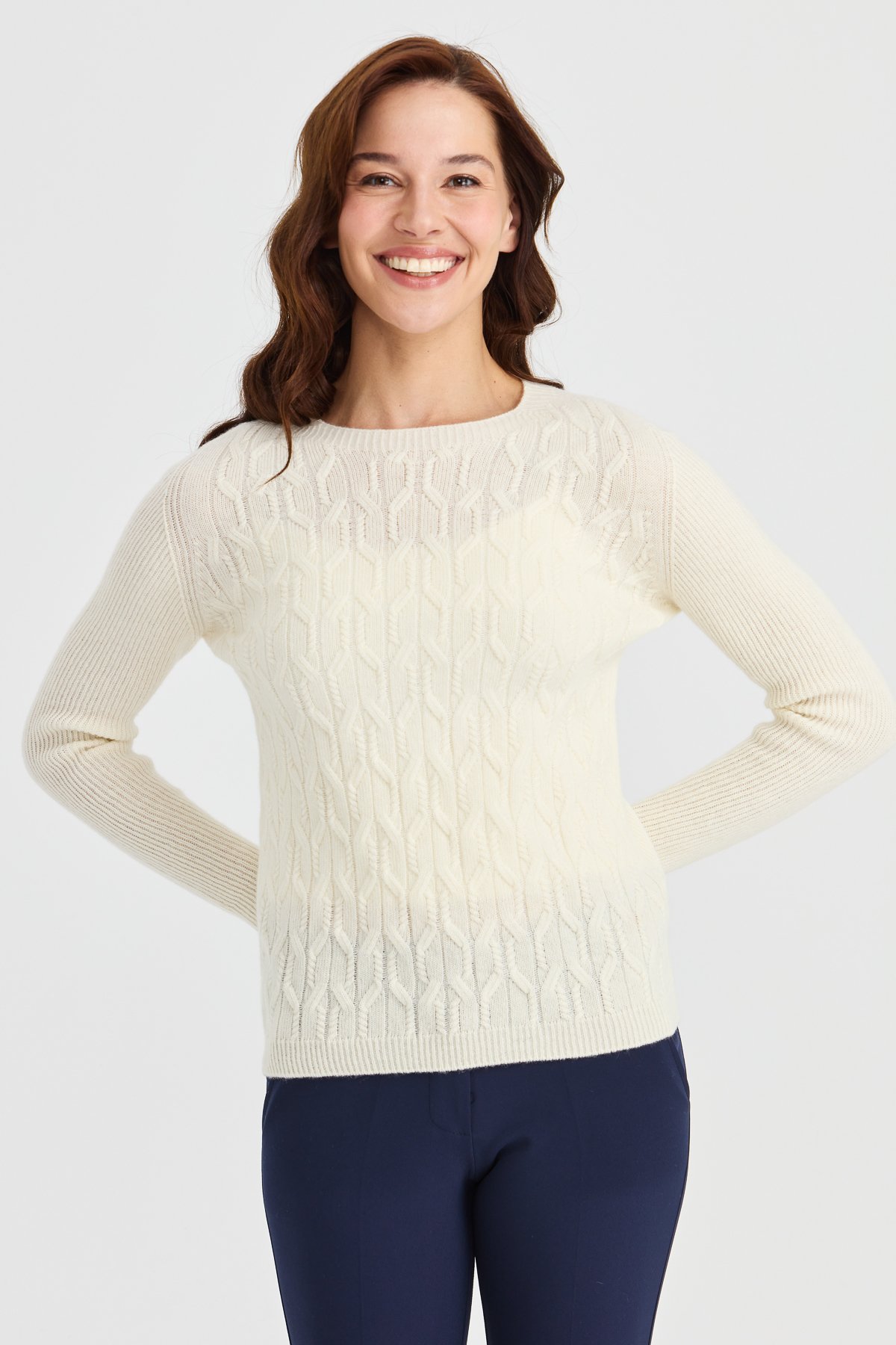 23152Kadın Sıfır Yaka Önü Yürütmeli Yün Kazak Kemik