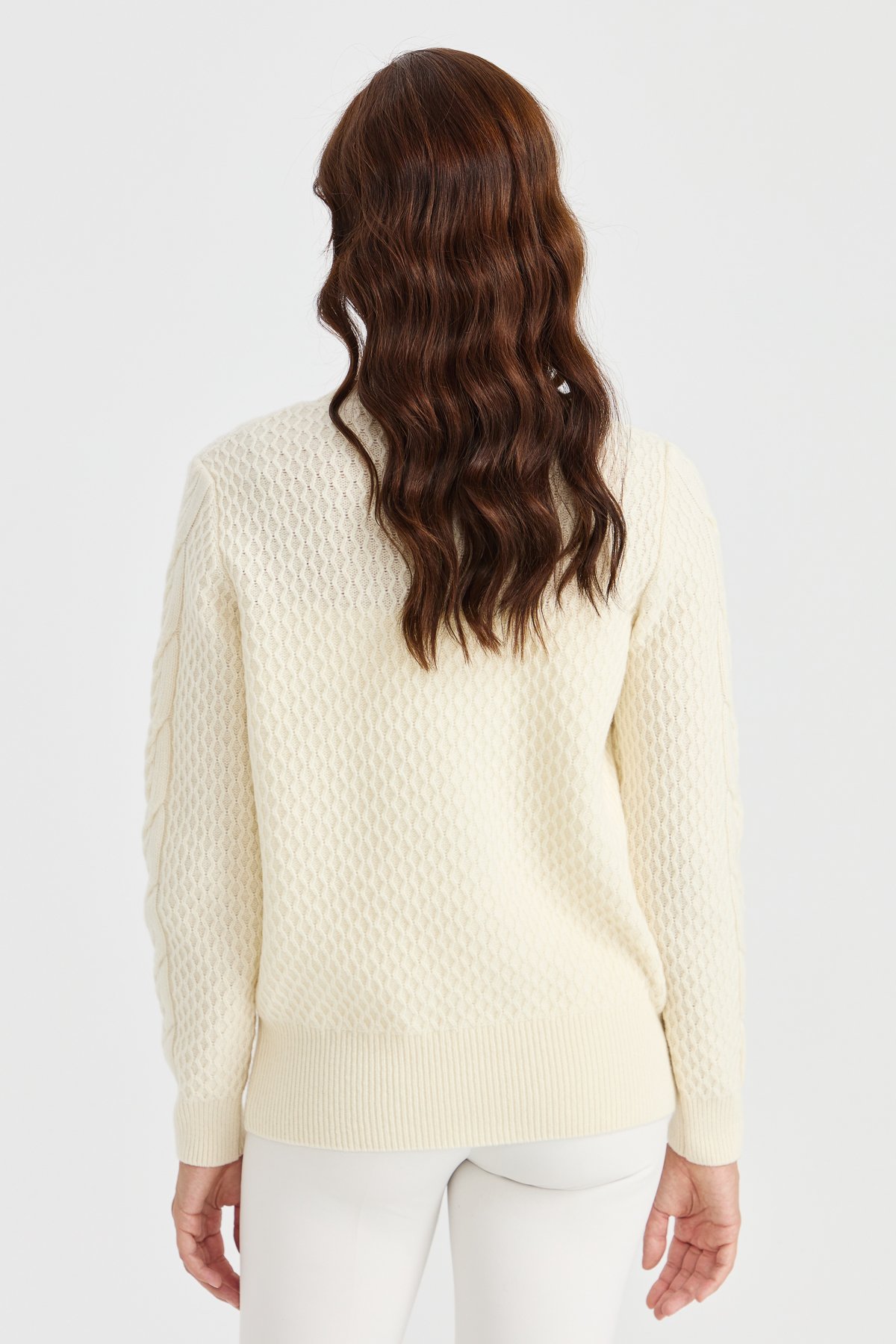 23034Kadın Sıfır Yaka Ortası Saç Örgü Yün Kazak Kemik