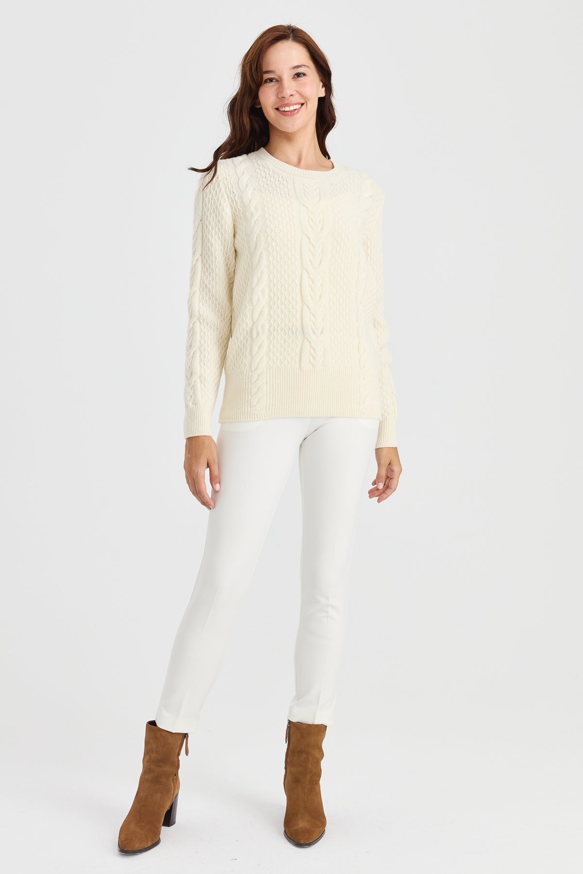 23034Kadın Sıfır Yaka Ortası Saç Örgü Yün Kazak Kemik