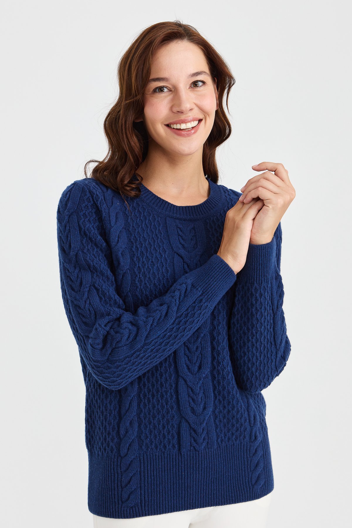 23034Kadın Sıfır Yaka Ortası Saç Örgü Yün Kazak İndigo