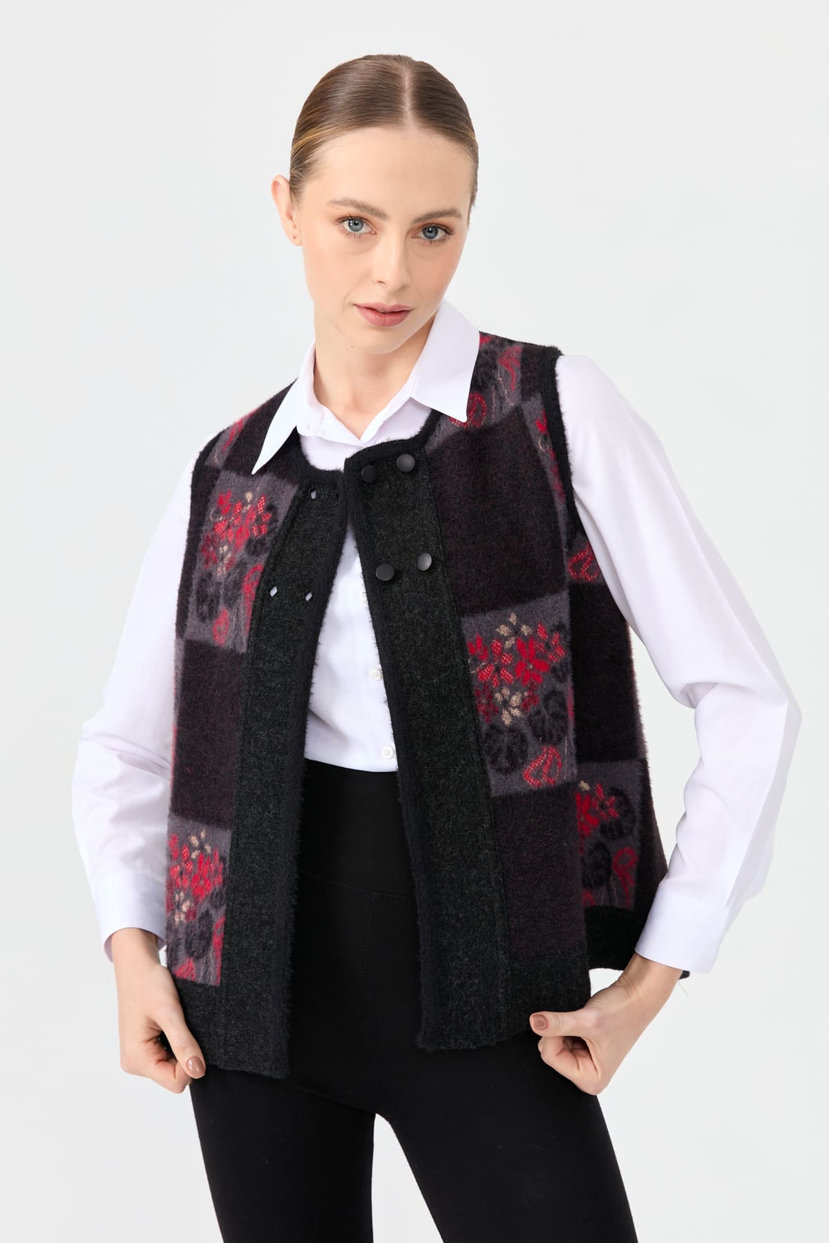 24074Kadın Sıfır Yaka Patchwork Arkası Keçe Kısa Yün Yelek Siyah