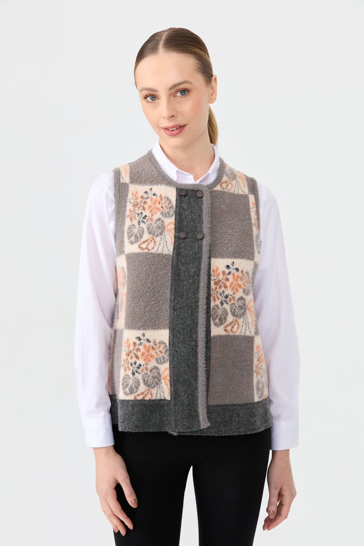 24074Kadın Sıfır Yaka Patchwork Arkası Keçe Kısa Yün Yelek Füme