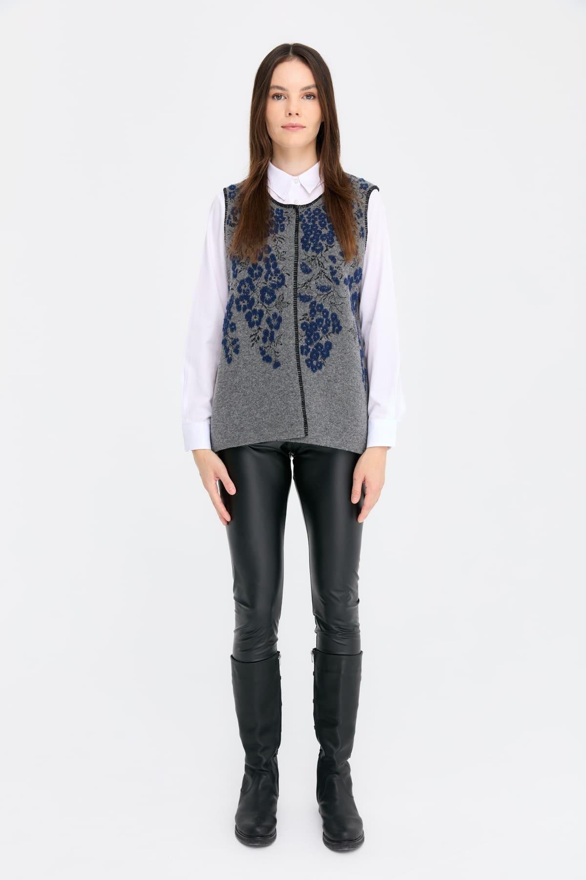 24117Kadın Sıfır Yaka Pıtırcık Çiçekli Yün Yelek Füme