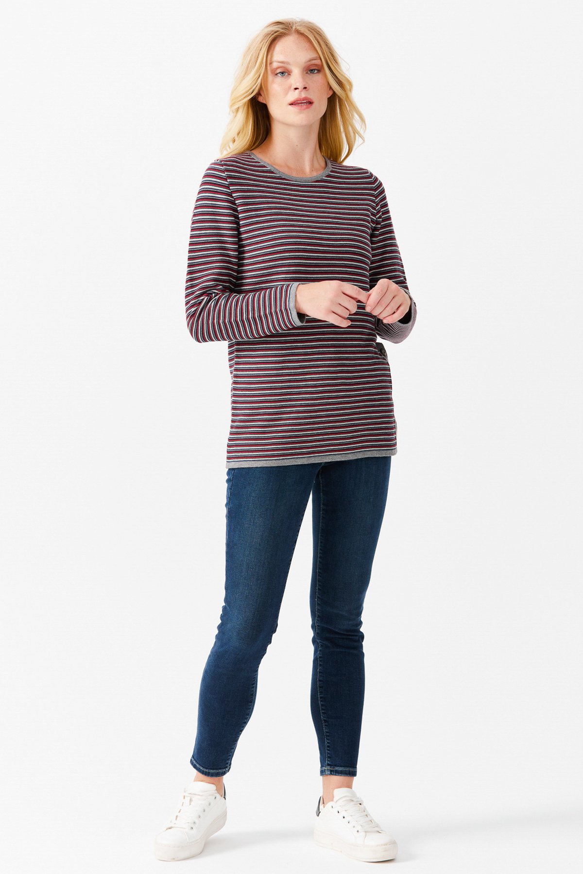 22078Женская туника с круглым вырезом в полоску, с одним боковым разрезом, на пуговицах, серая