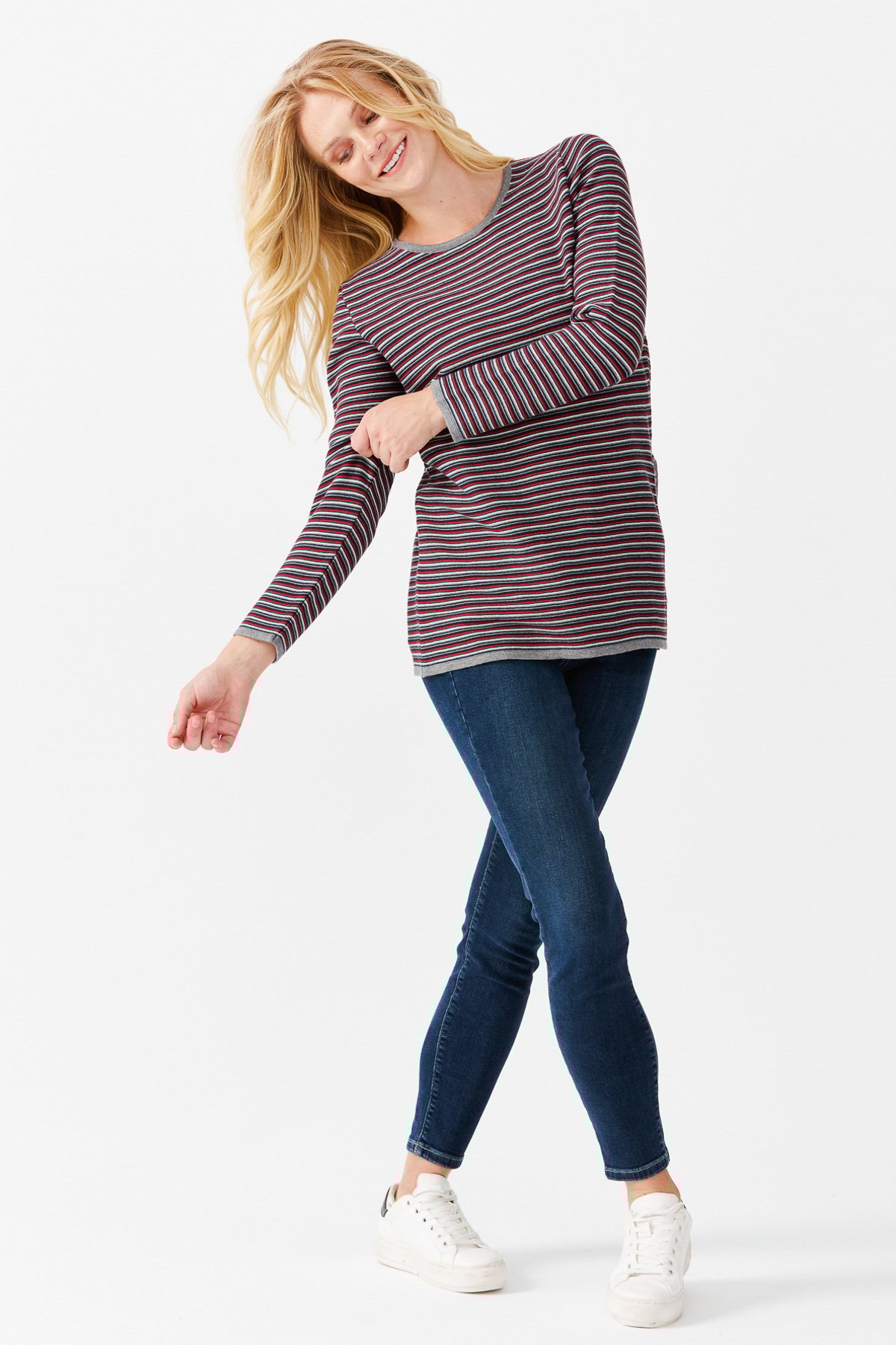 22078Женская туника с круглым вырезом в полоску, с одним боковым разрезом, на пуговицах, серая