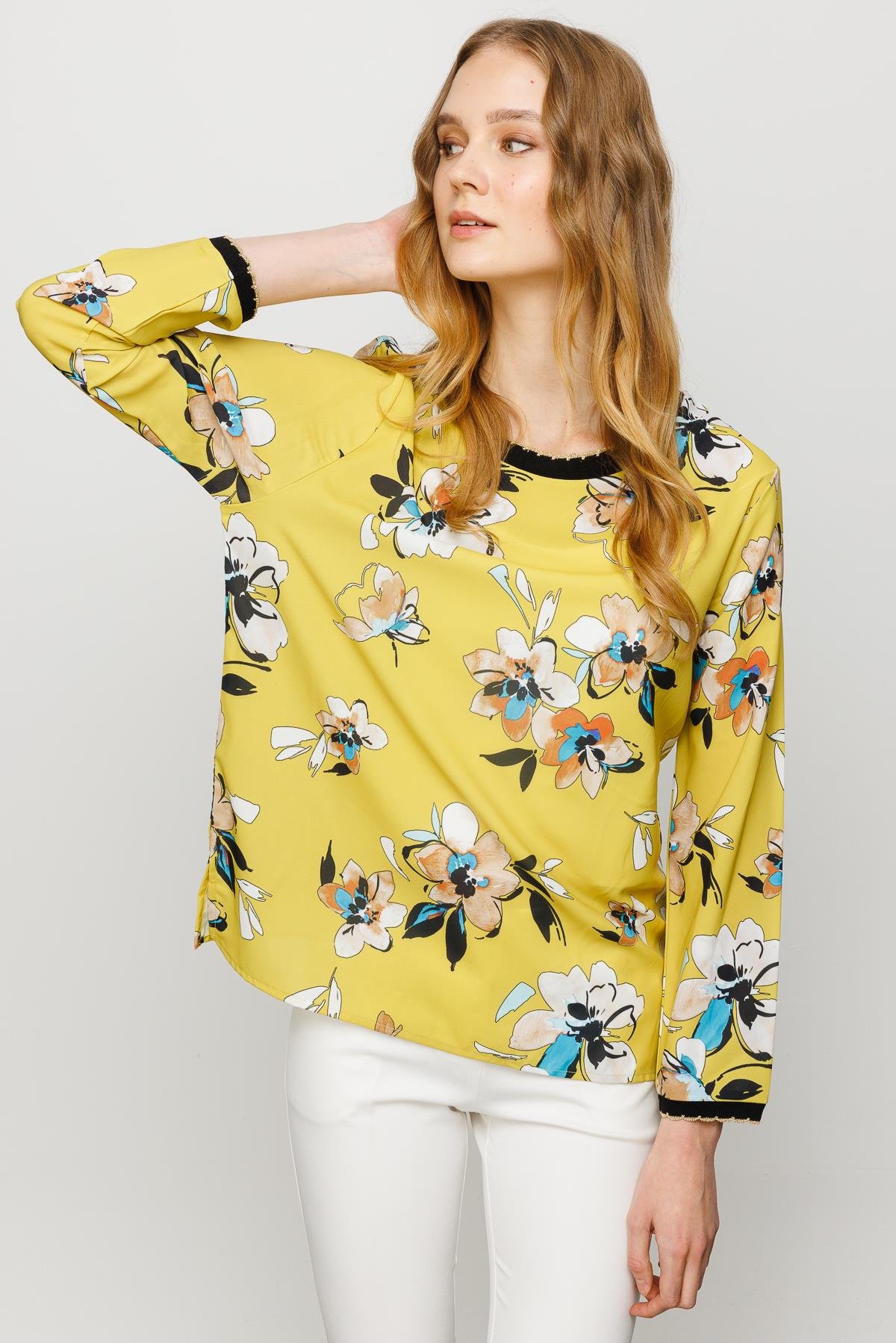 23474Kadın Sıfır Yaka Renkli Desenli Penye Bluz Sarı