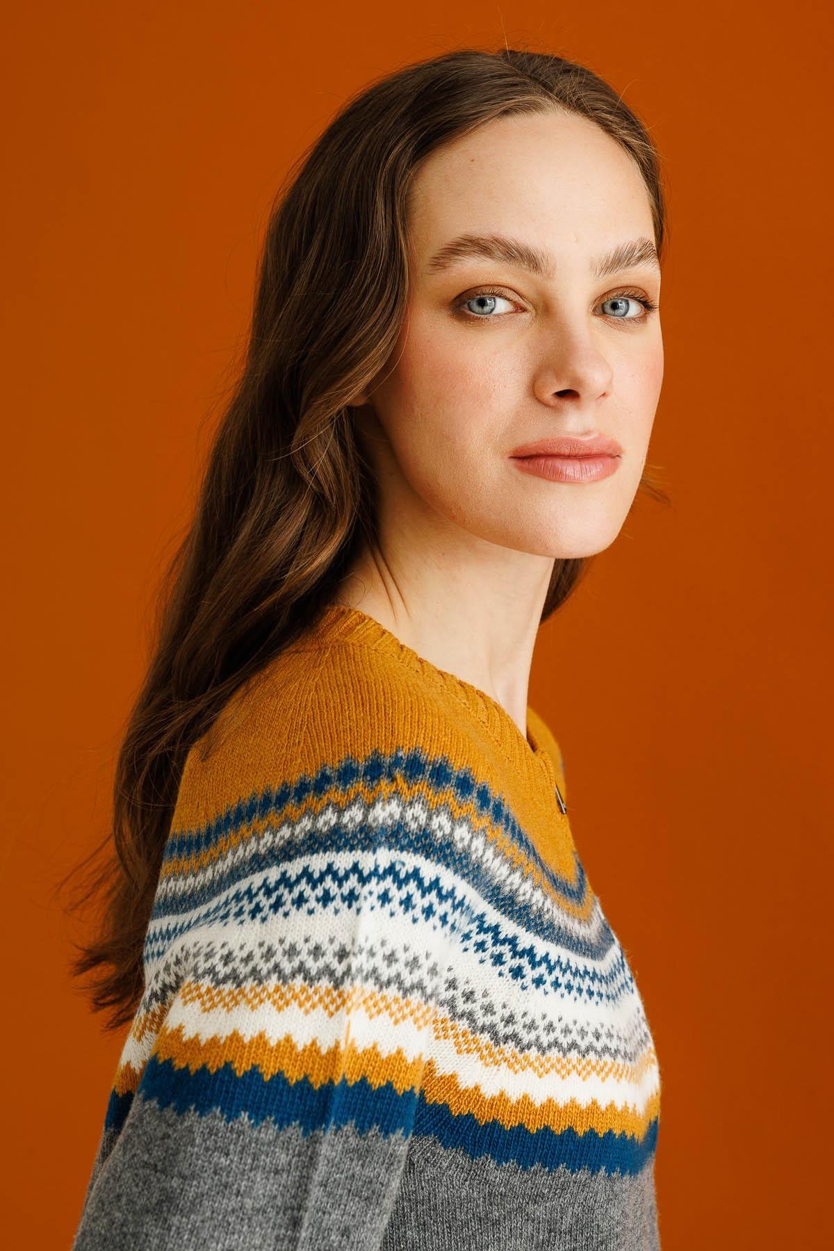 23088Kadın Sıfır Yaka Robası Jakarlı Yün Hırka Füme